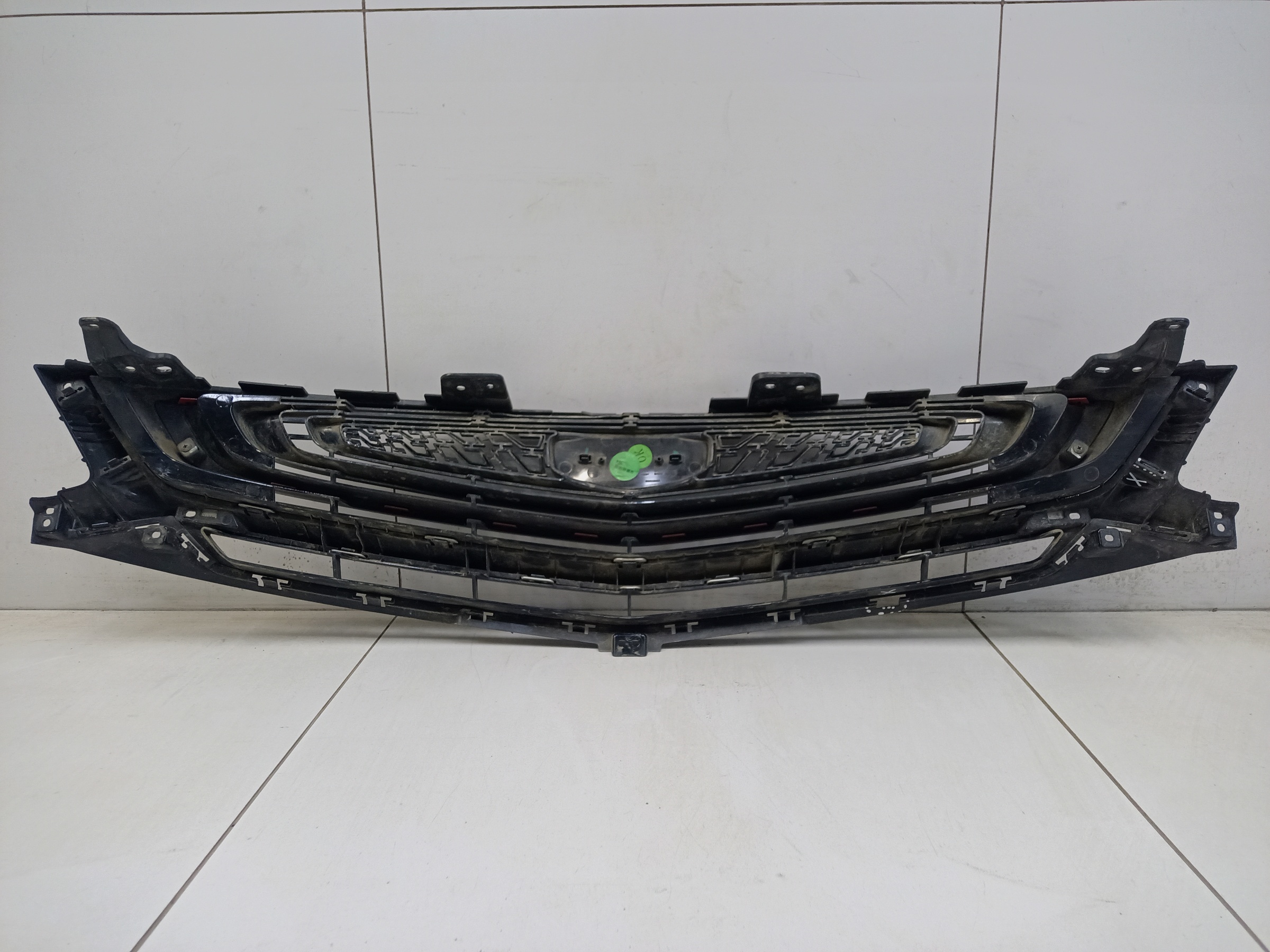 Решетка радиатора Geely Coolray без камеры