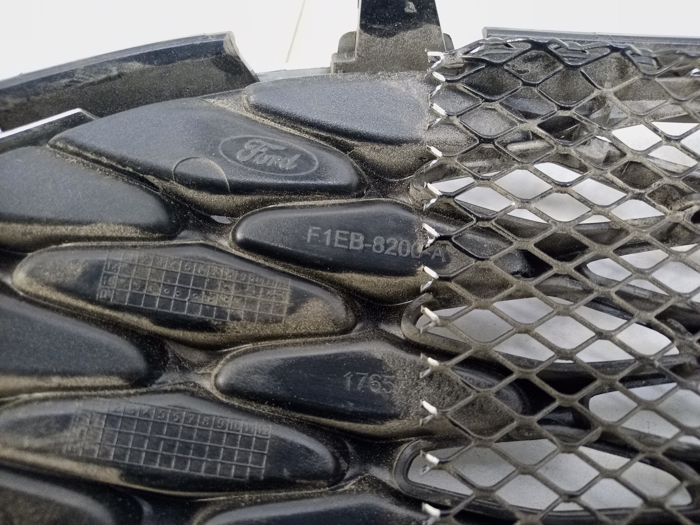 Решётка радиатора Ford Focus 3 Restail