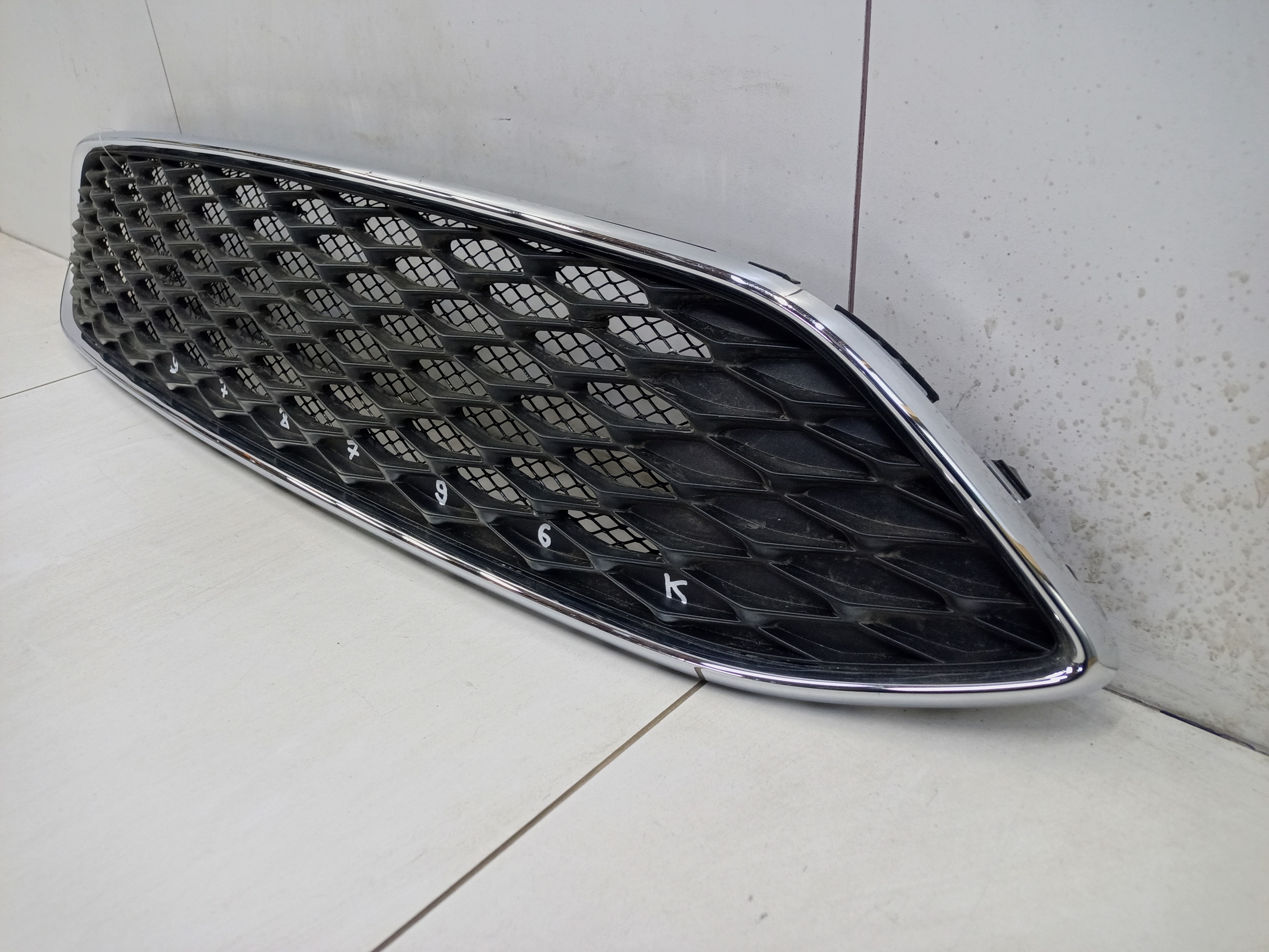 Решётка радиатора Ford Focus 3 Restail