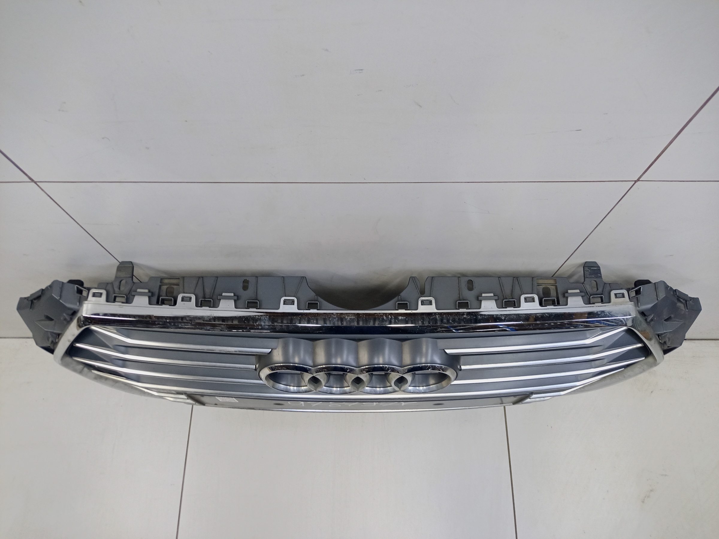 Решетка радиатора Audi A4 B9