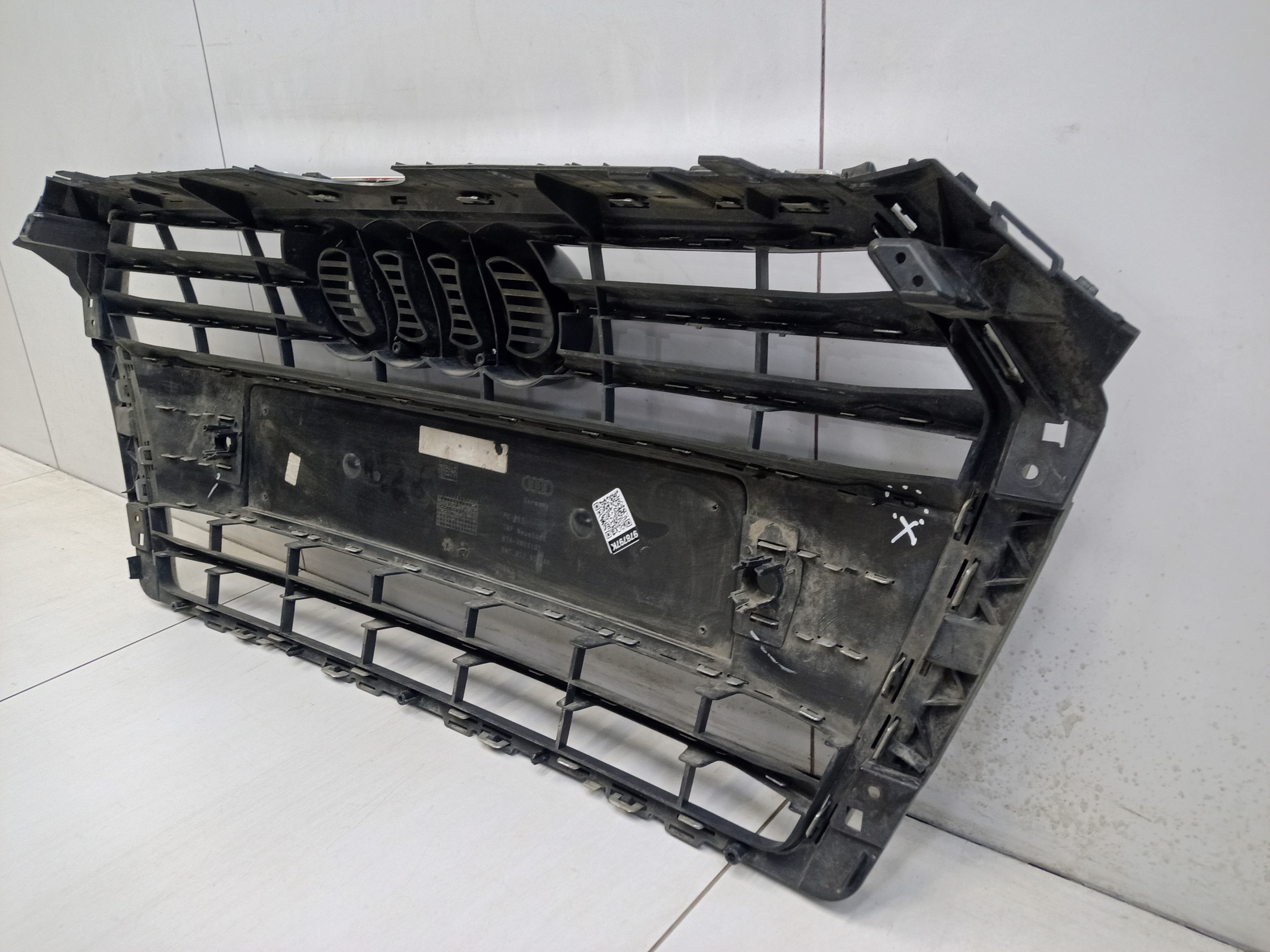 Решетка радиатора Audi A4 B9