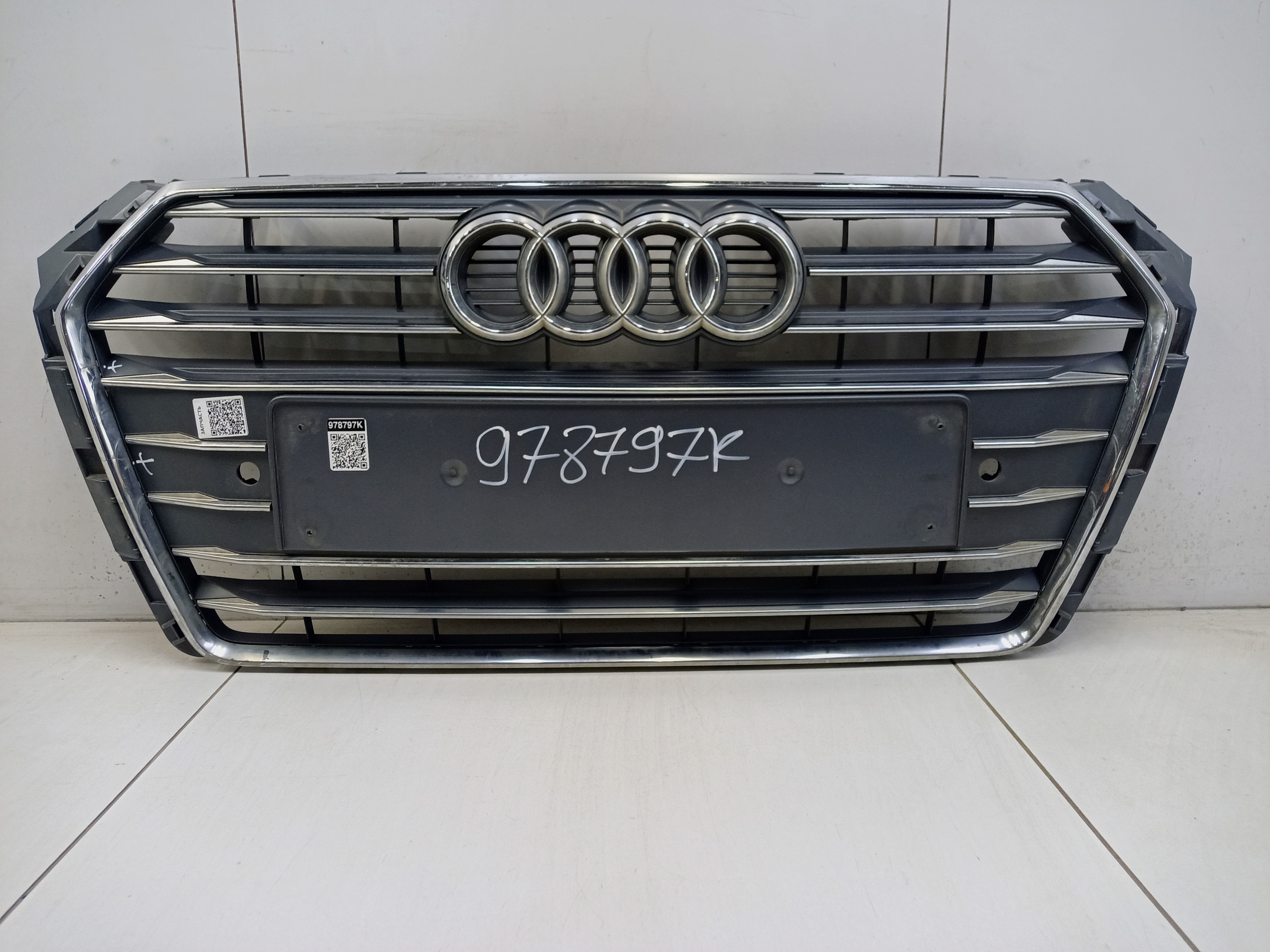 Решетка радиатора Audi A4 B9