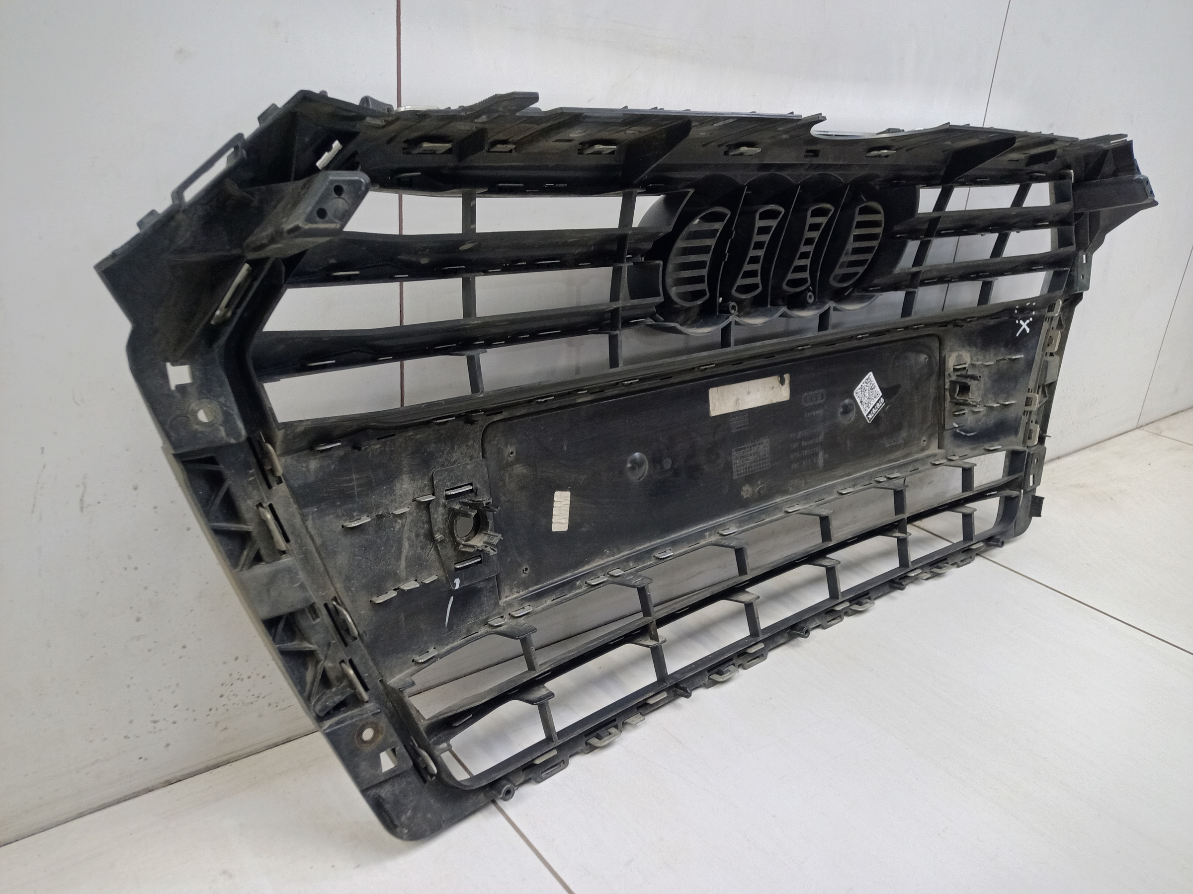 Решетка радиатора Audi A4 B9