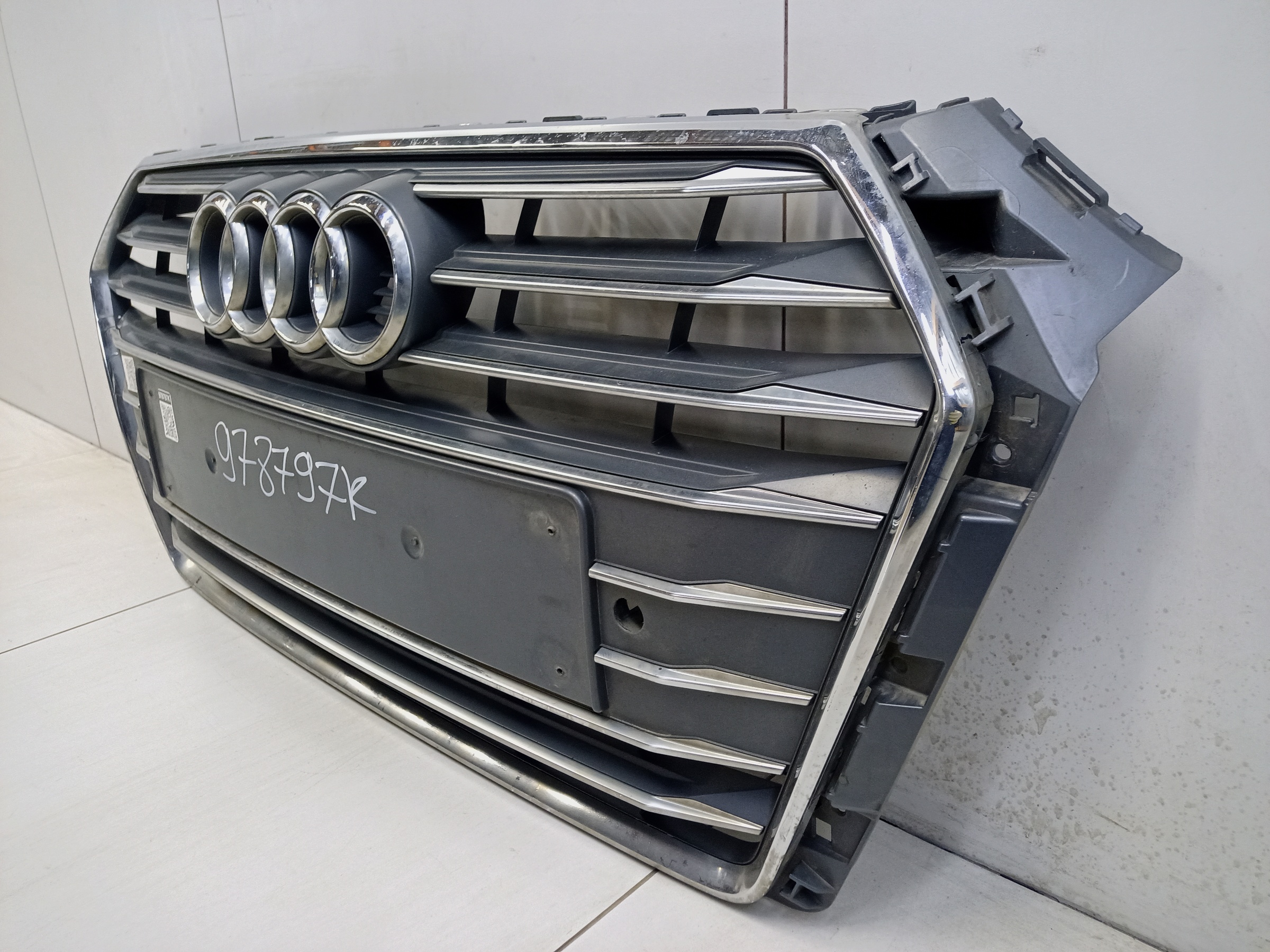 Решетка радиатора Audi A4 B9