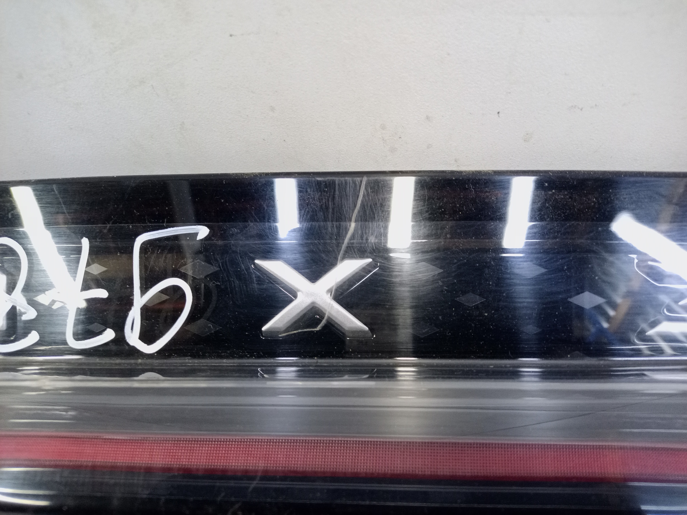 Фонарь крышки багажника центральный Exeed RX