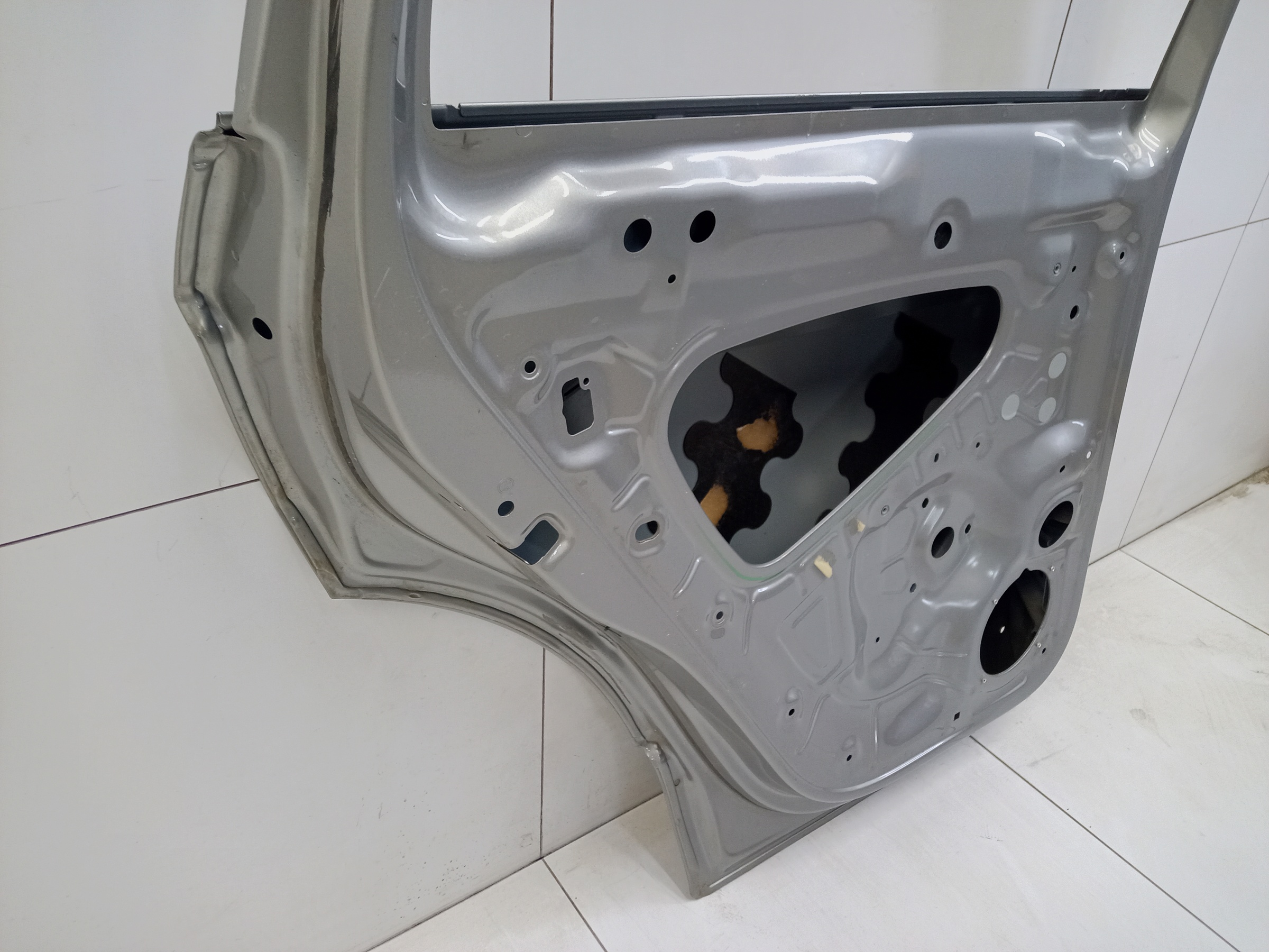 Дверь задняя левая Volkswagen Tiguan 2