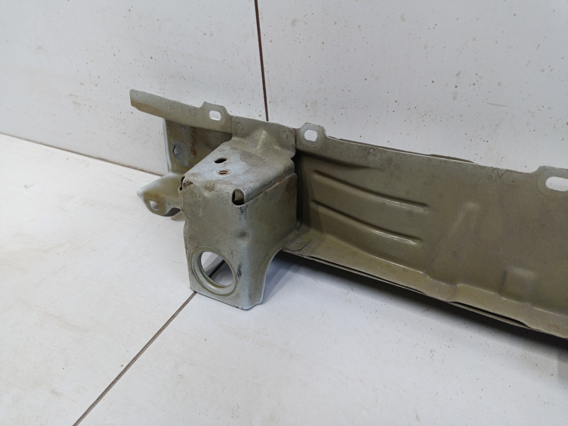 Панель передняя верхняя часть Mitsubishi Outlander 3