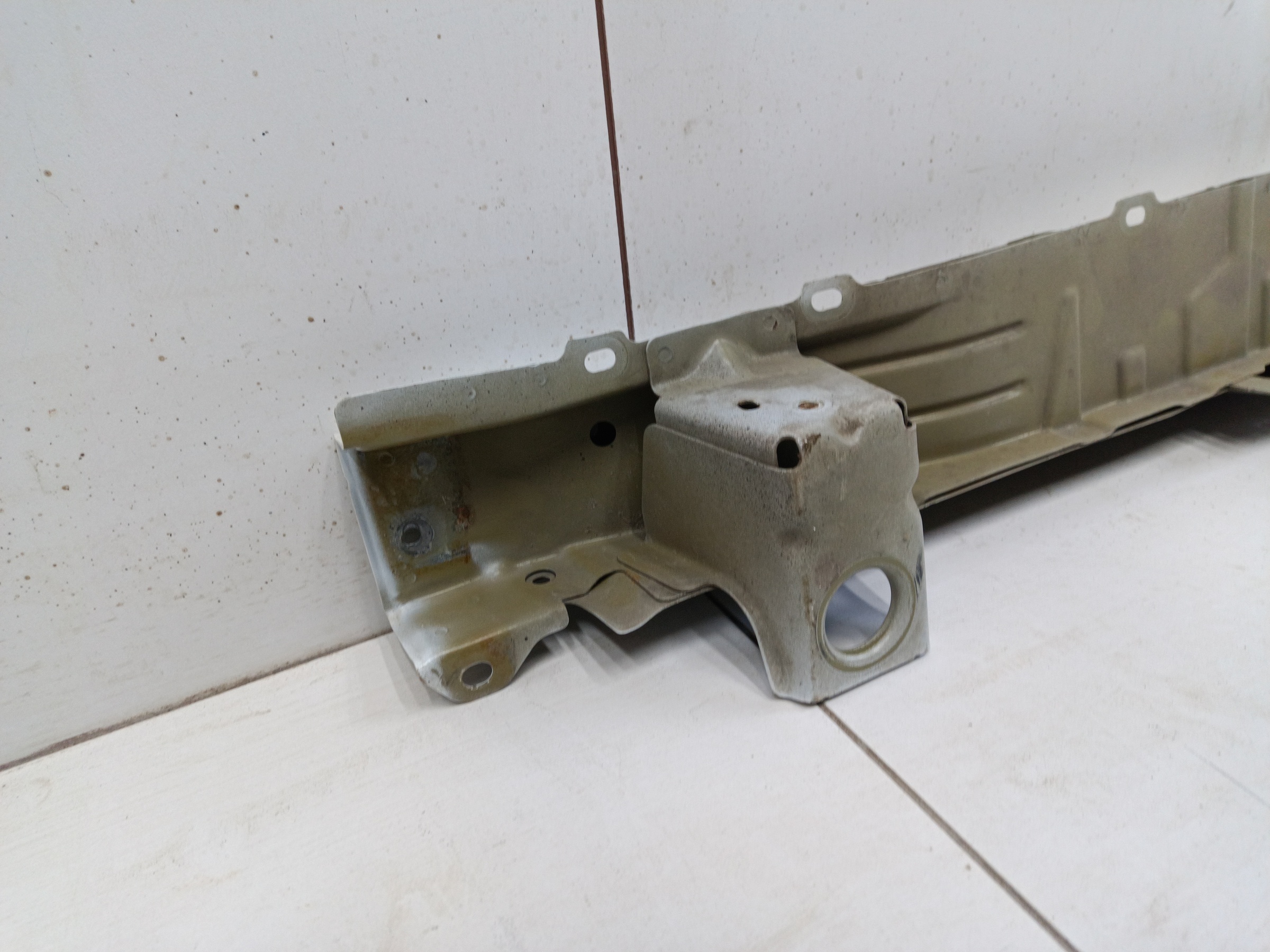 Панель передняя верхняя часть Mitsubishi Outlander 3