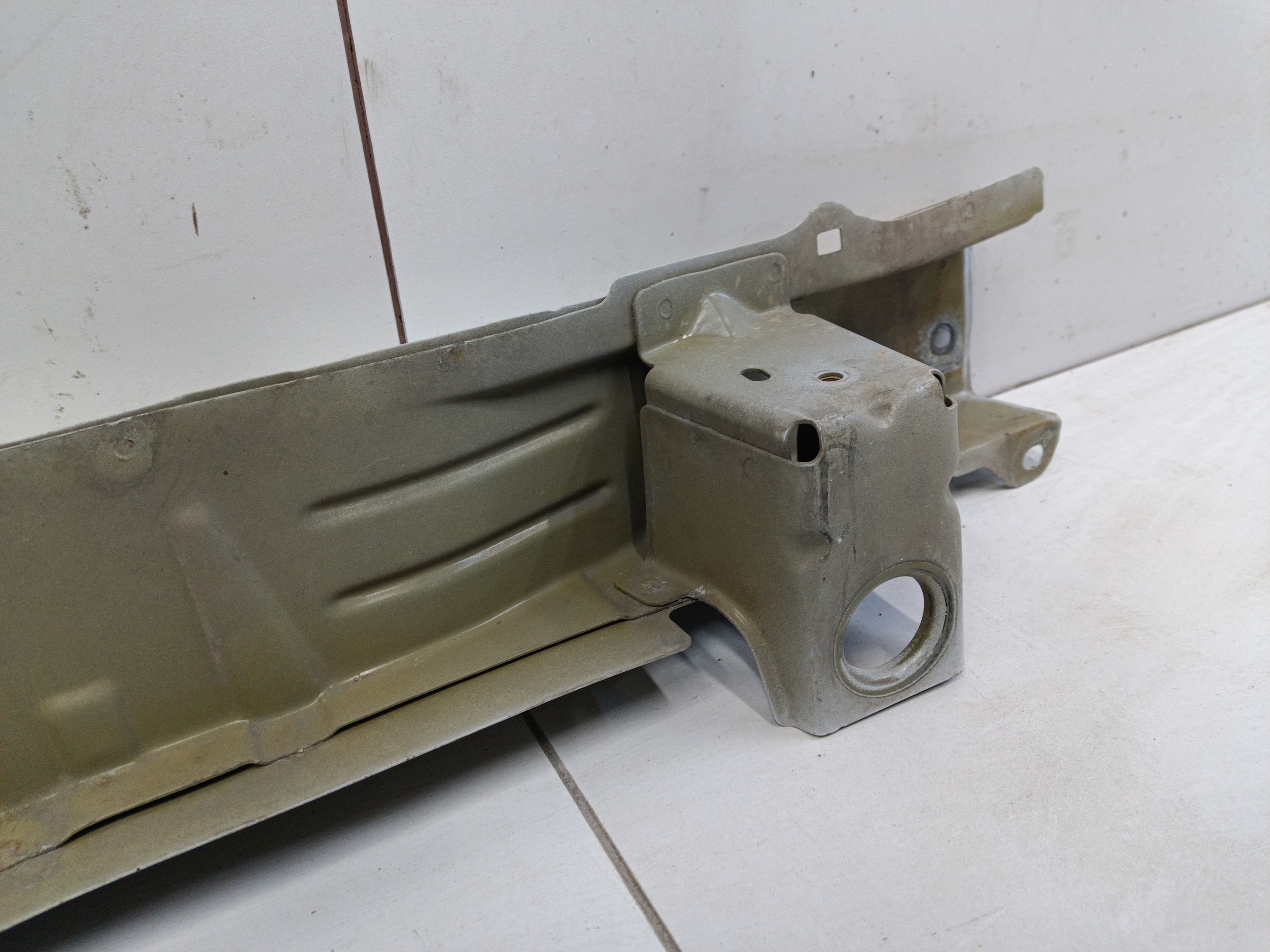 Панель передняя верхняя часть Mitsubishi Outlander 3