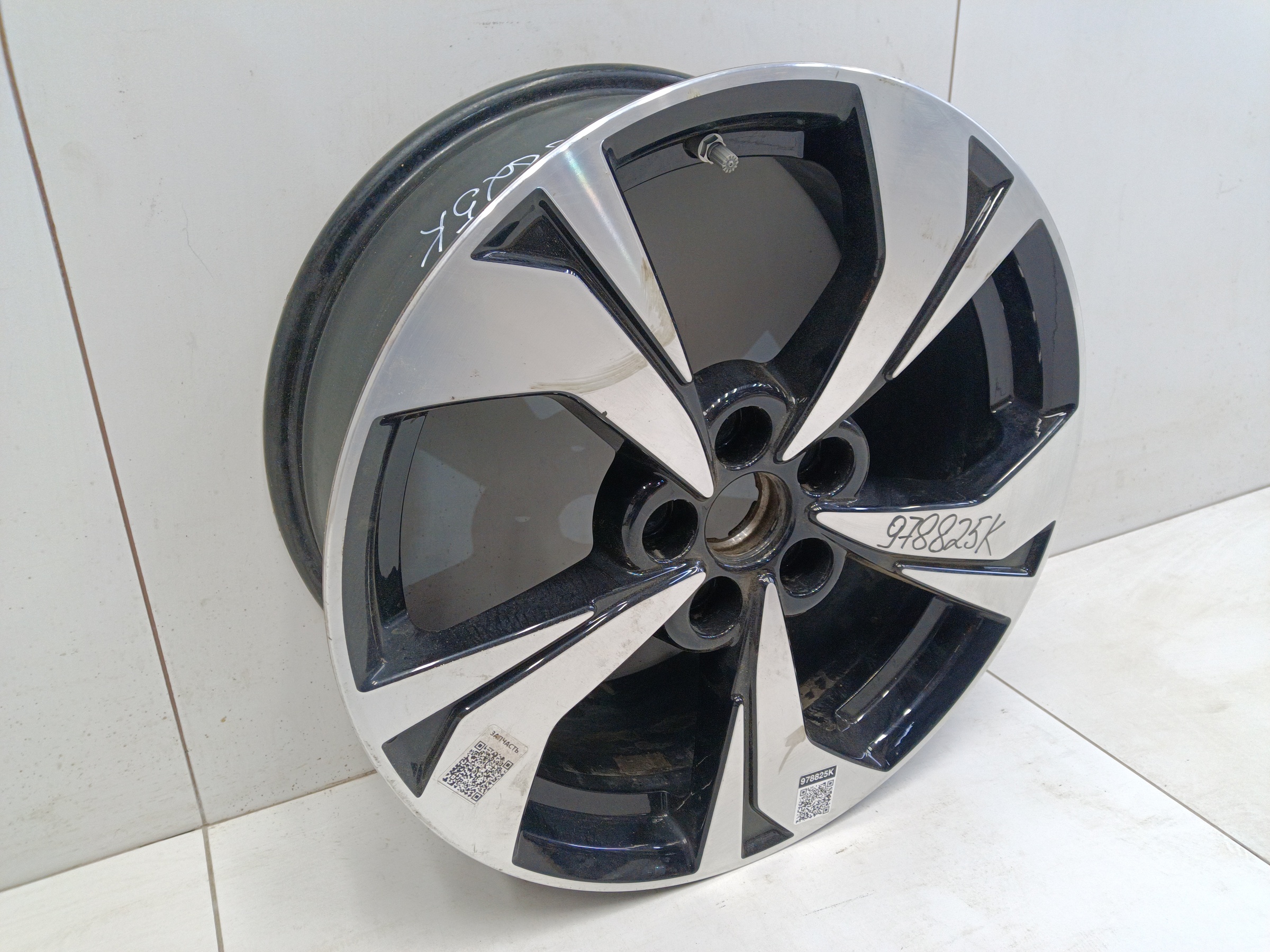 Диск колеса литой Москвич 3 R17