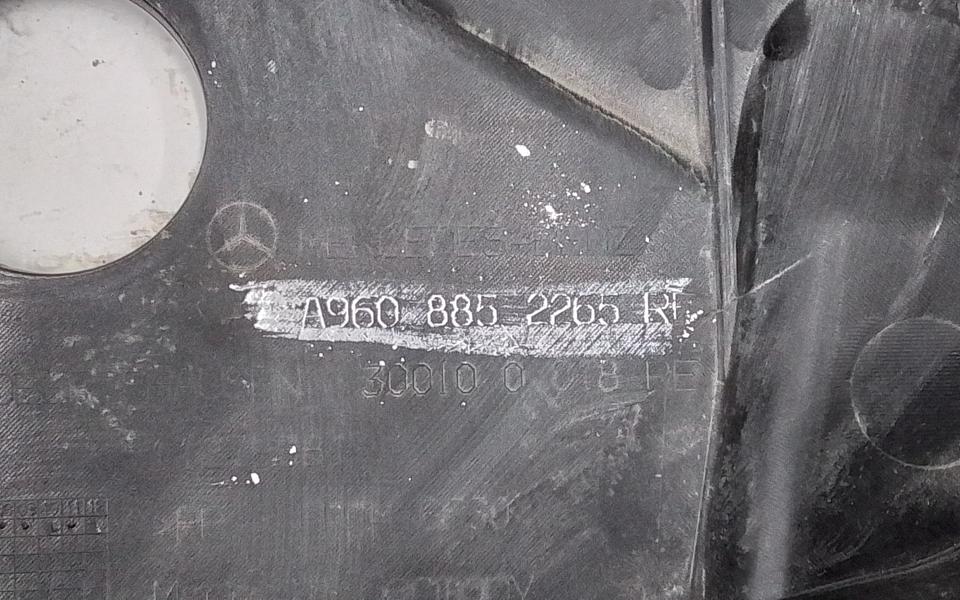 Кронштейн переднего бампера правый Mercedes-Benz Actros 4