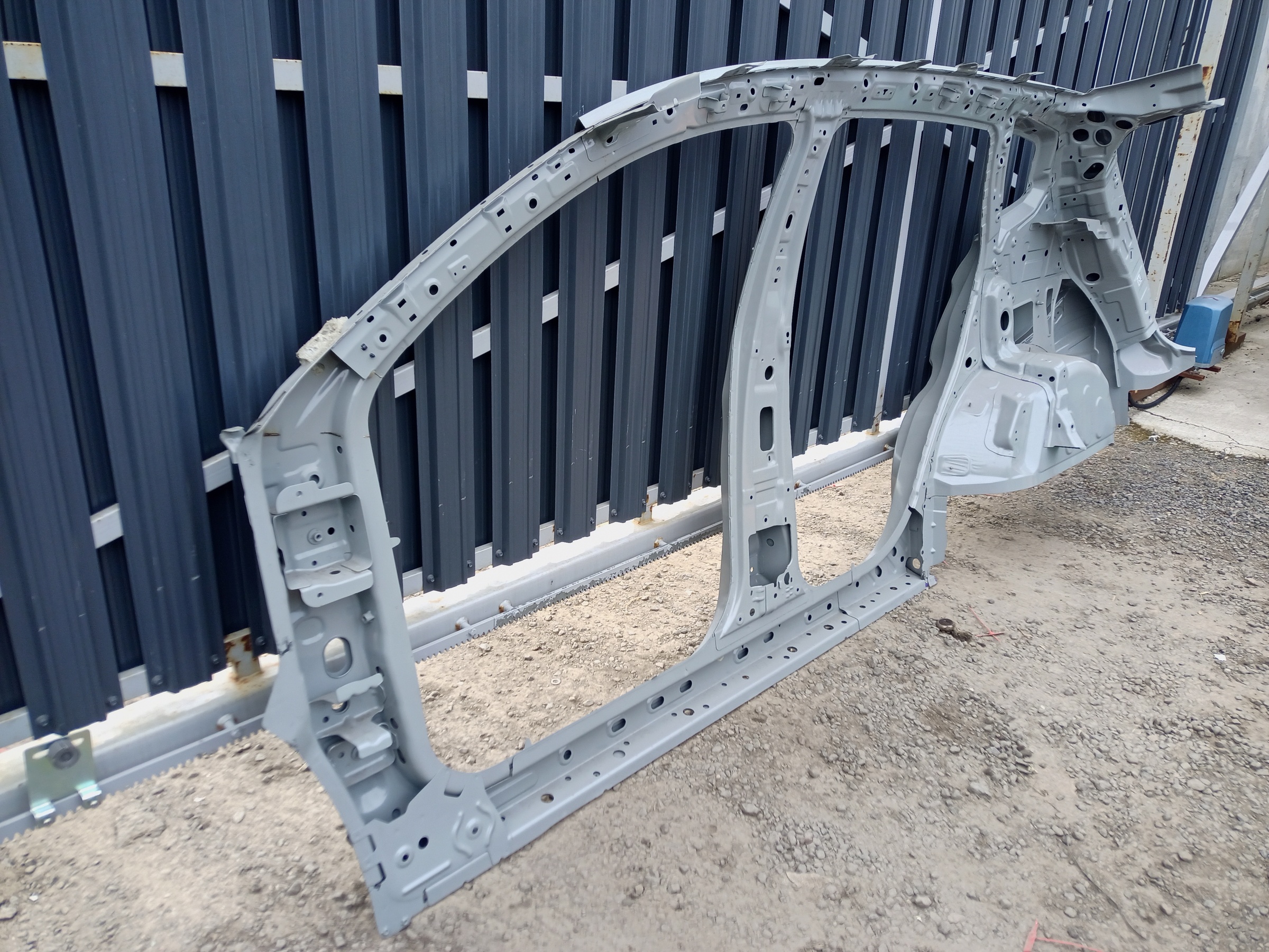 Панель кузова боковая правая Exeed LX Restail