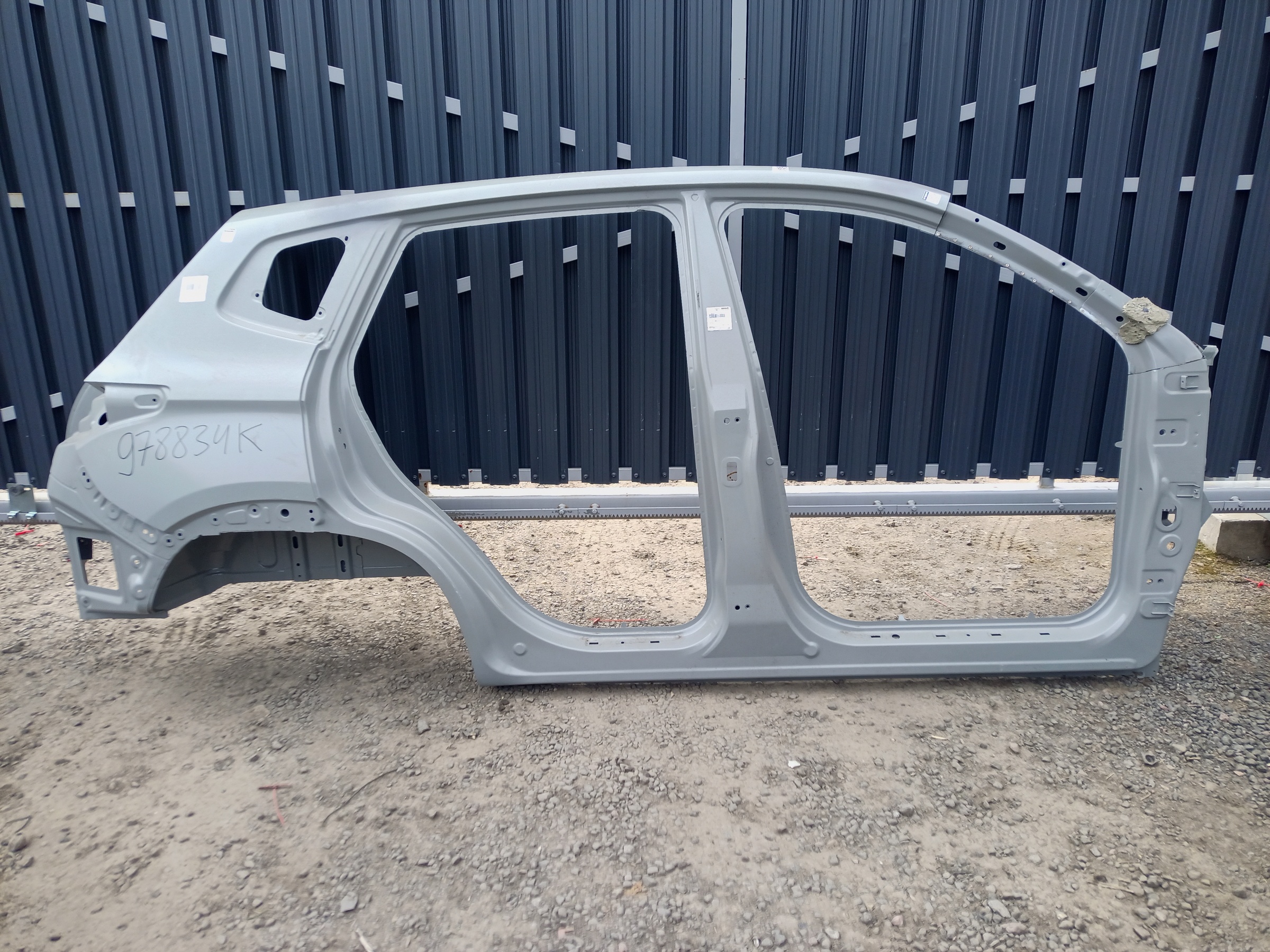 Панель кузова боковая правая Exeed LX Restail