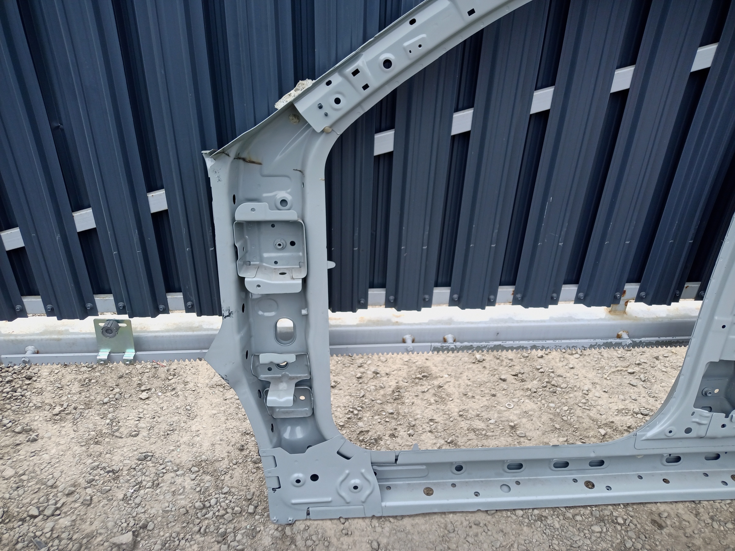 Панель кузова боковая правая Exeed LX Restail