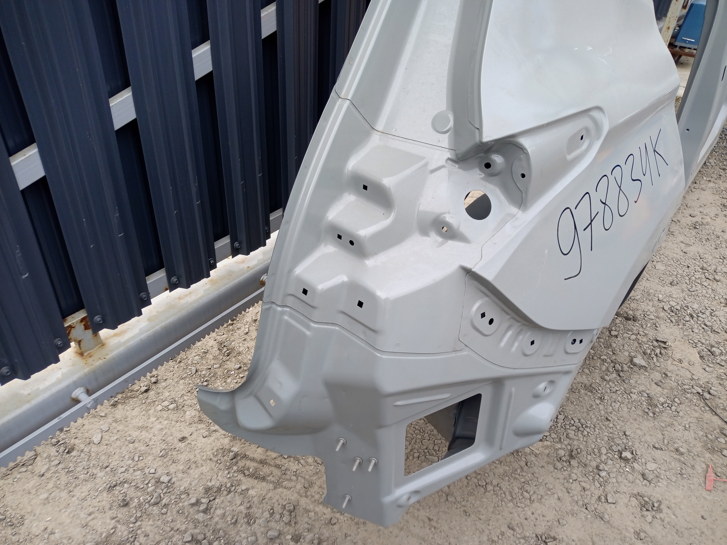 Панель кузова боковая правая Exeed LX Restail