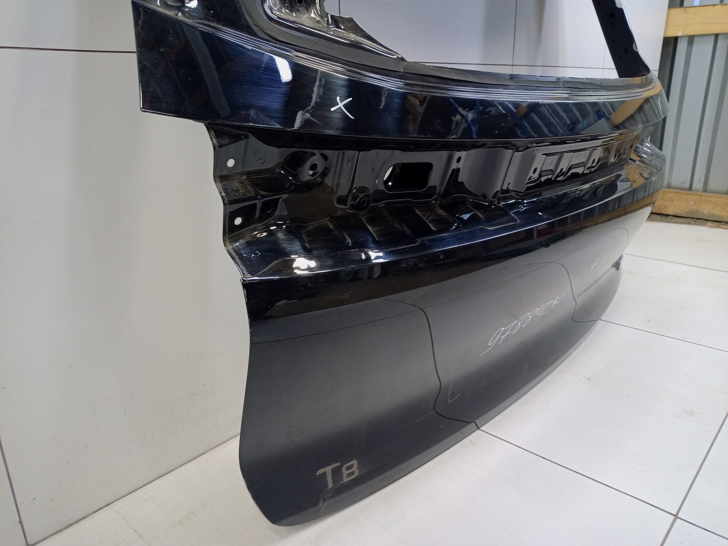 Крышка багажника Tenet T8