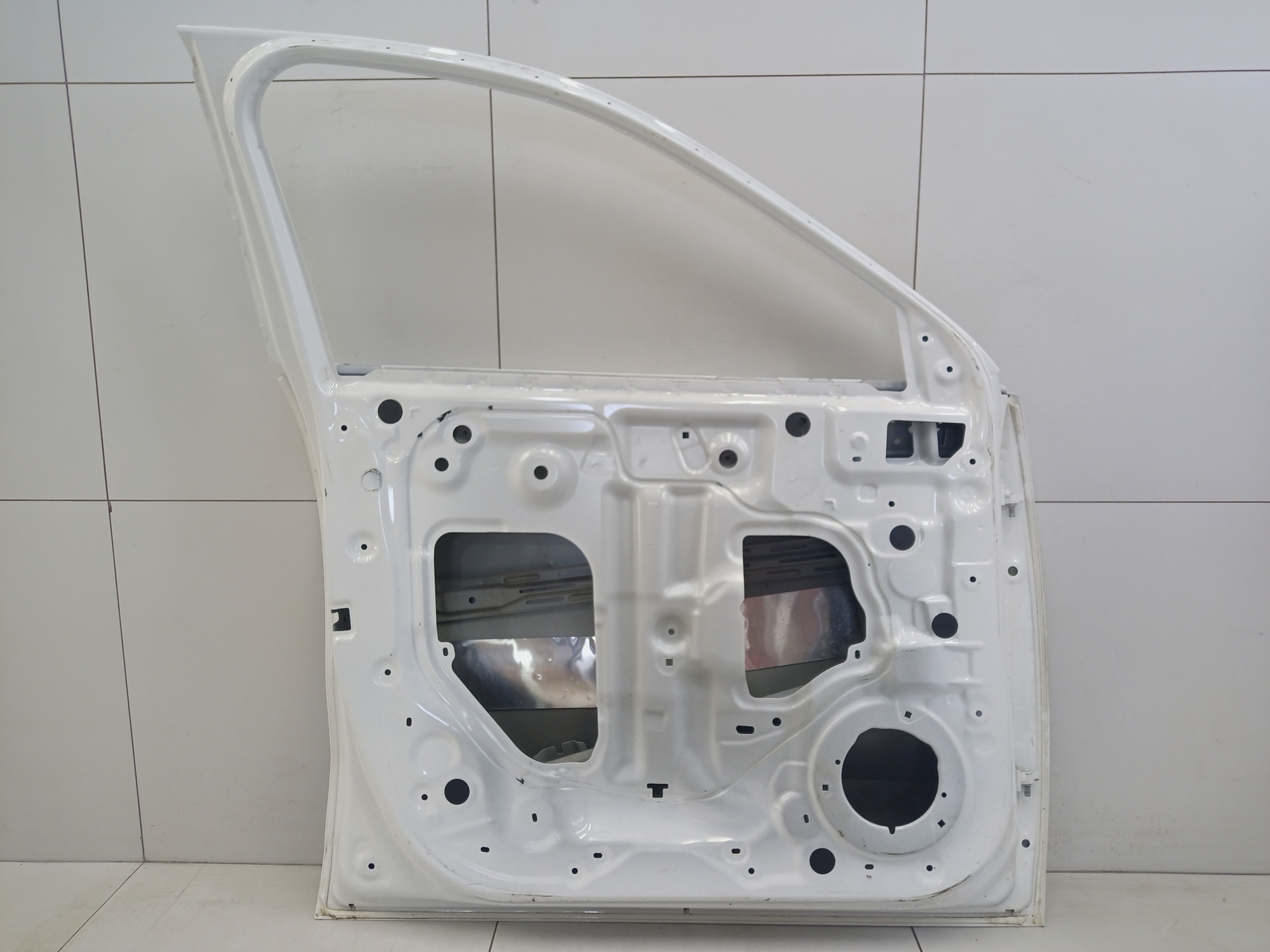 Дверь передняя левая Haval Jolion Restail