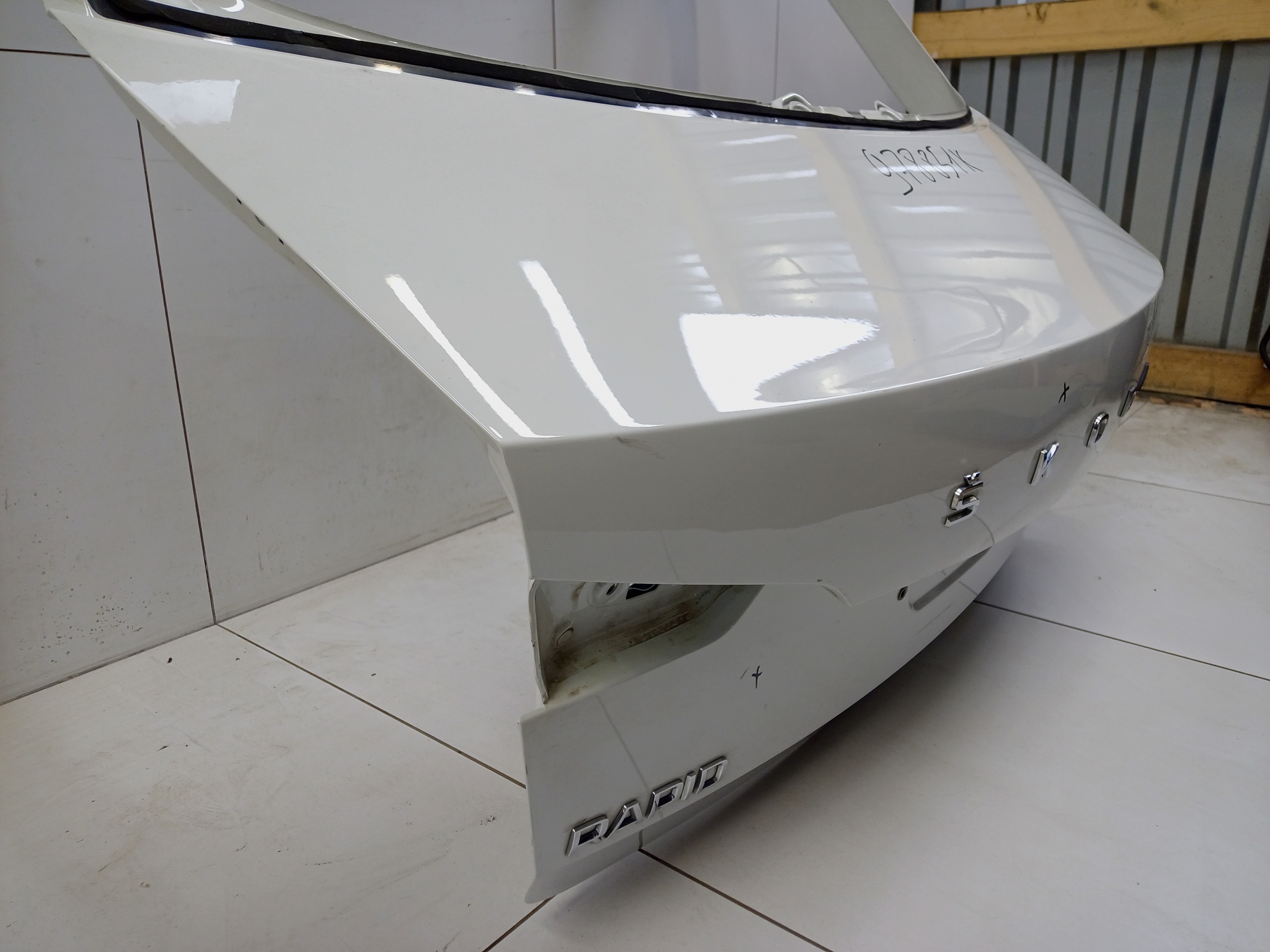 Крышка багажника Skoda Rapid 2