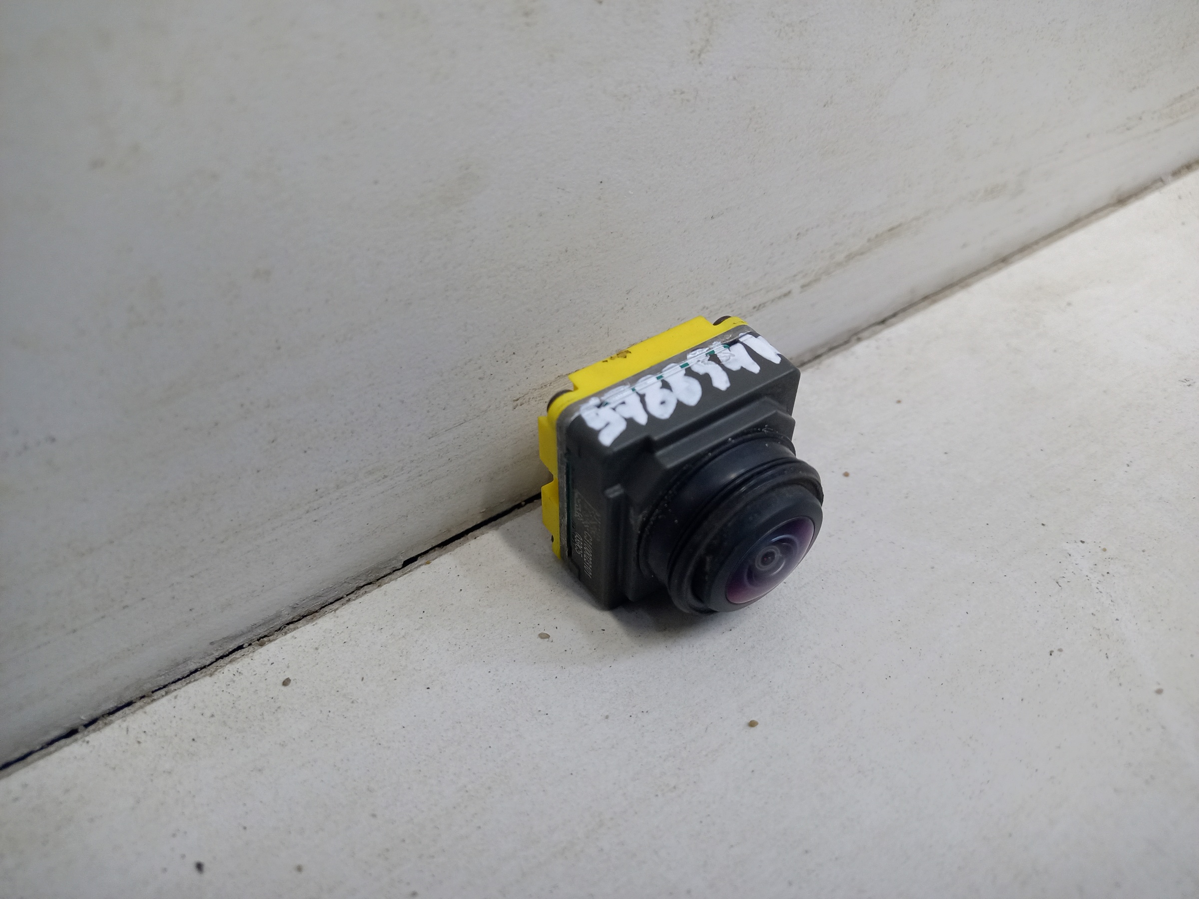 Камера переднего вида Geely Monjaro