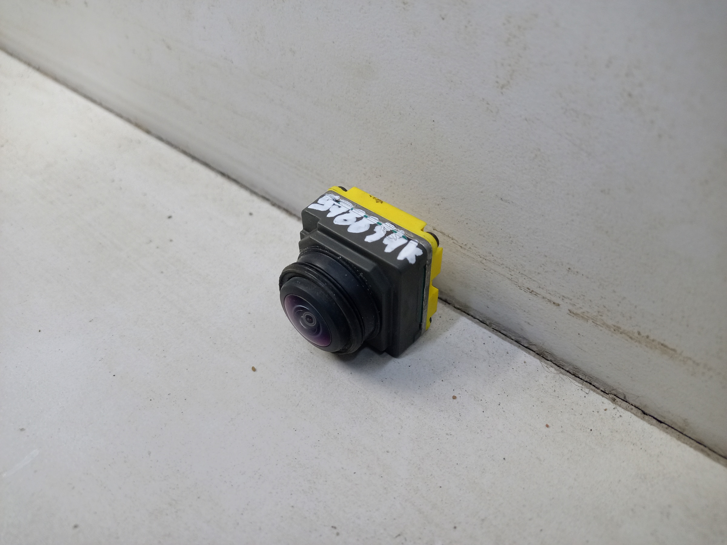 Камера переднего вида Geely Monjaro