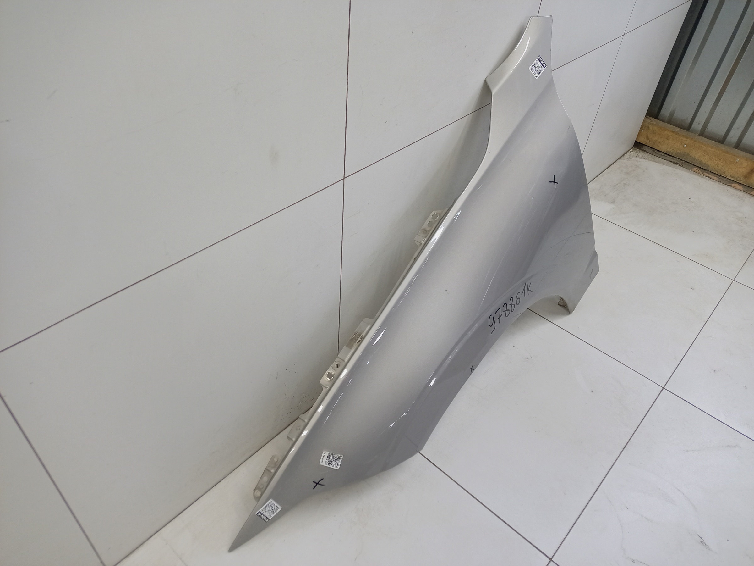 Крыло переднее левое Volvo XC60 2