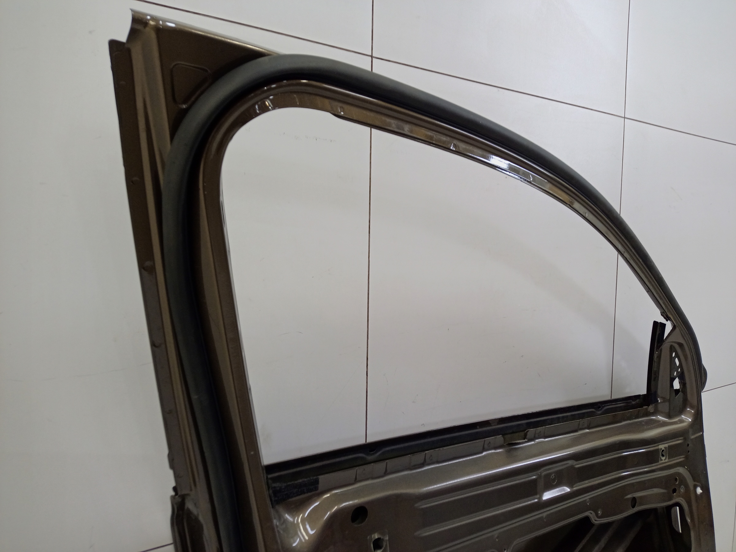 Дверь передняя левая Volvo XC70 2