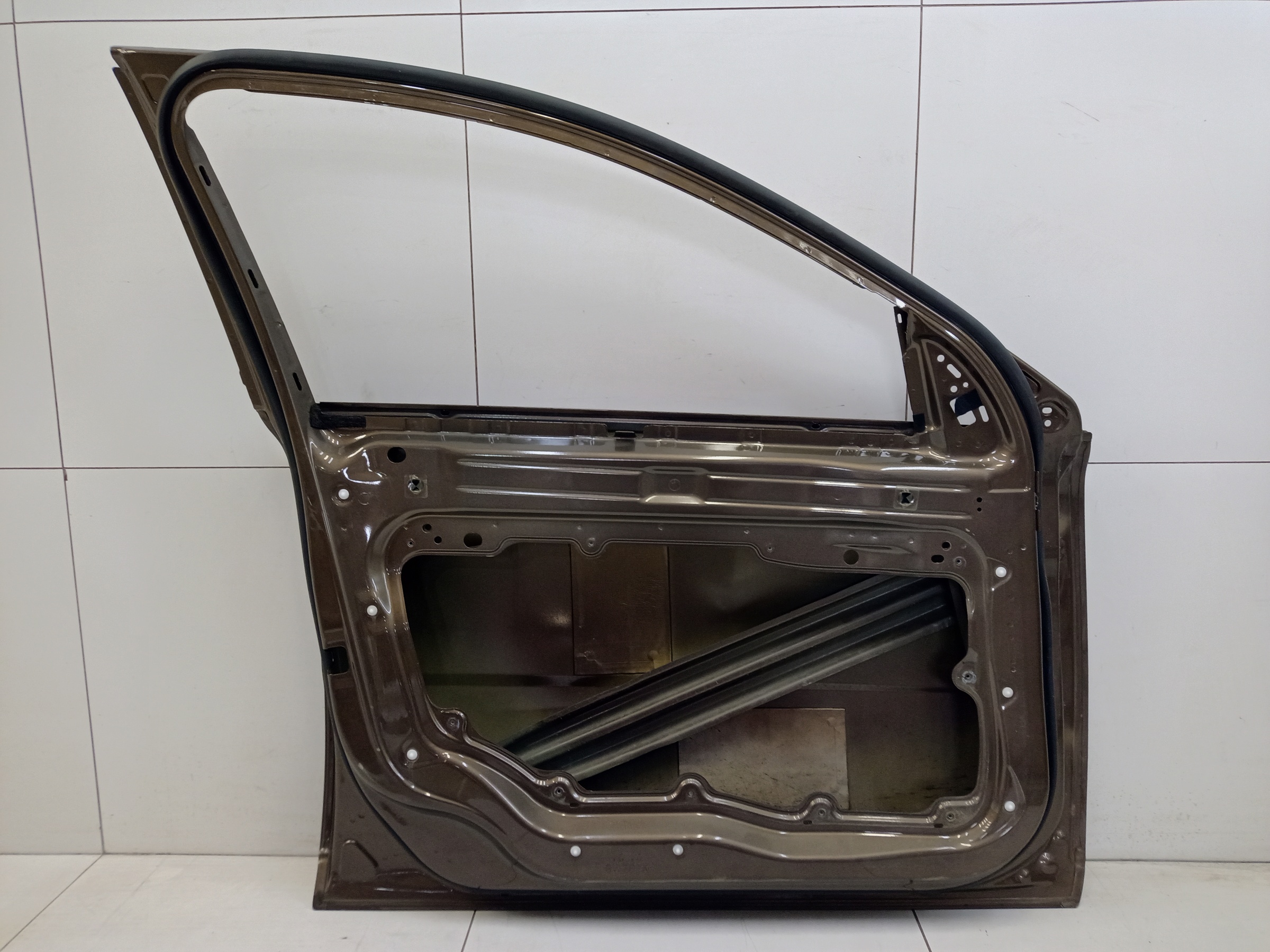 Дверь передняя левая Volvo XC70 2