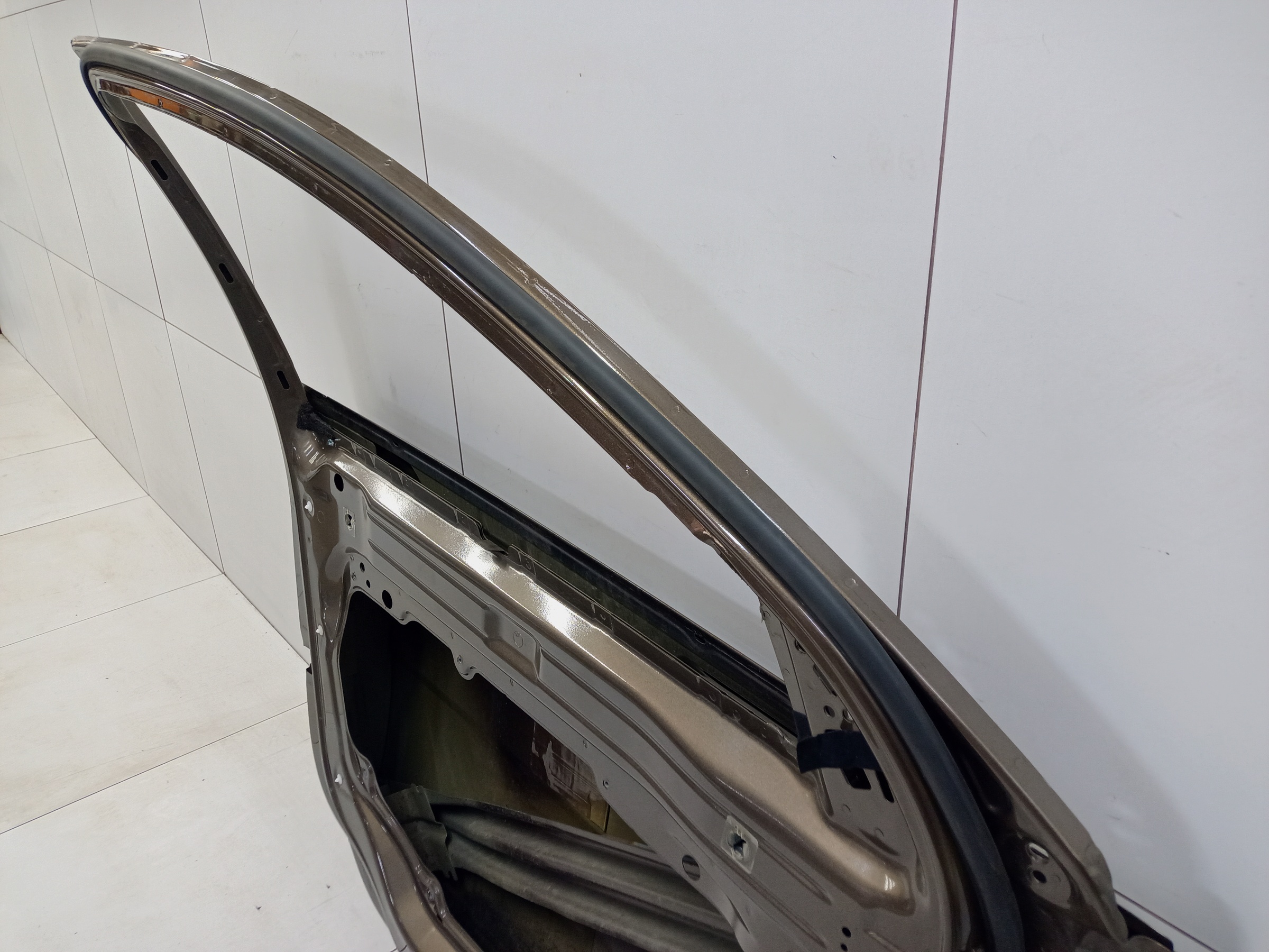 Дверь передняя левая Volvo XC70 2