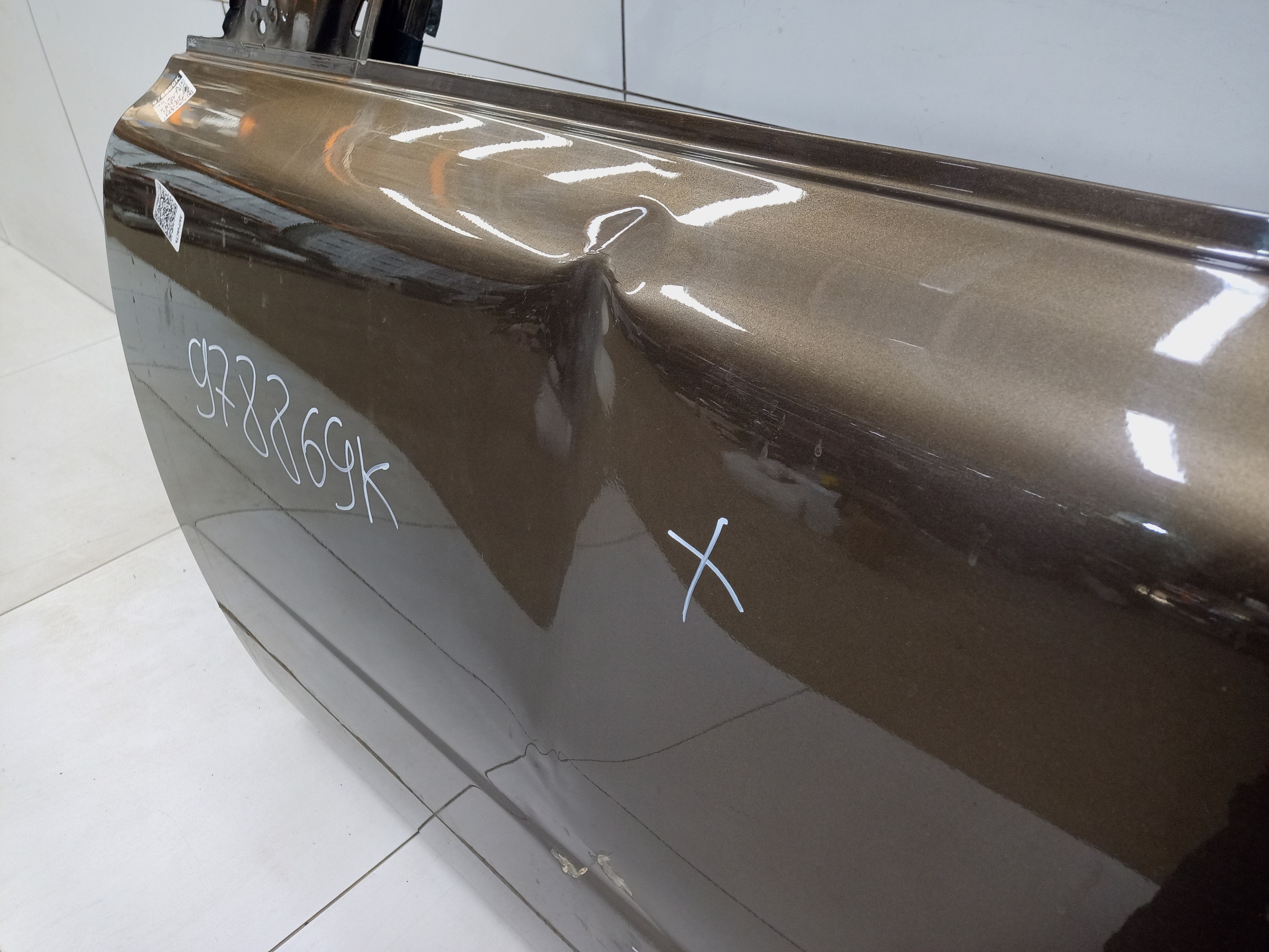 Дверь передняя левая Volvo XC70 2