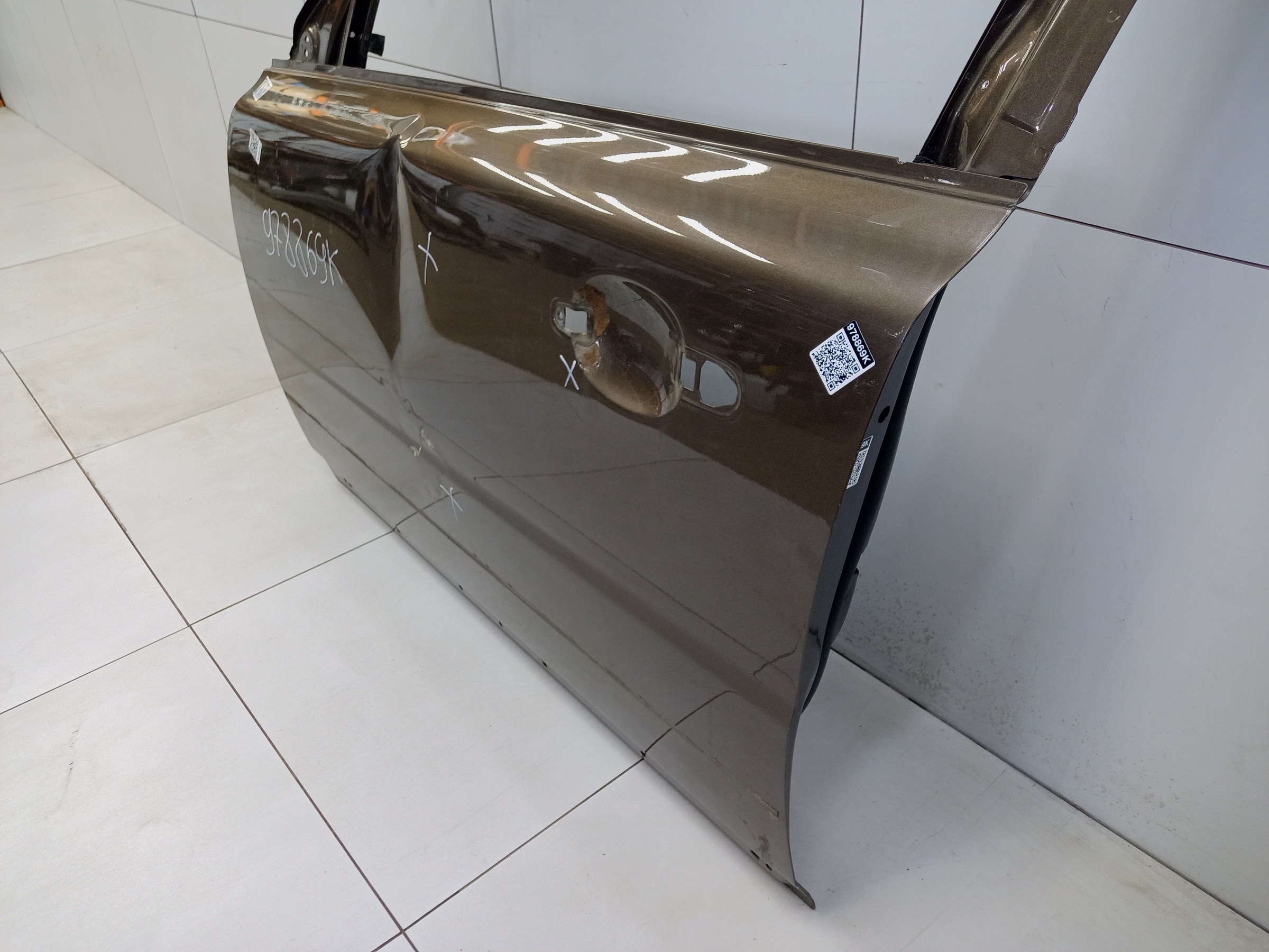 Дверь передняя левая Volvo XC70 2