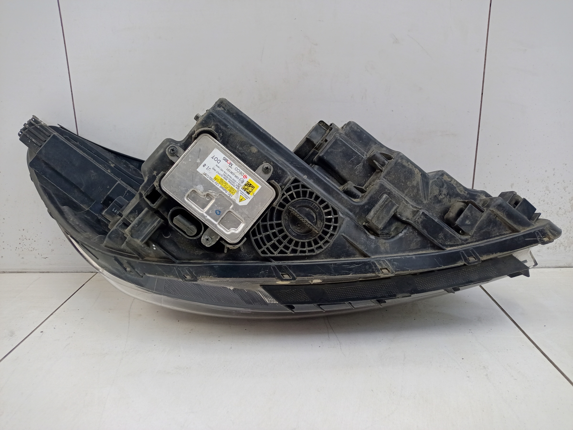 Фара передняя левая Kia Sorento 3 ксенон ДХО