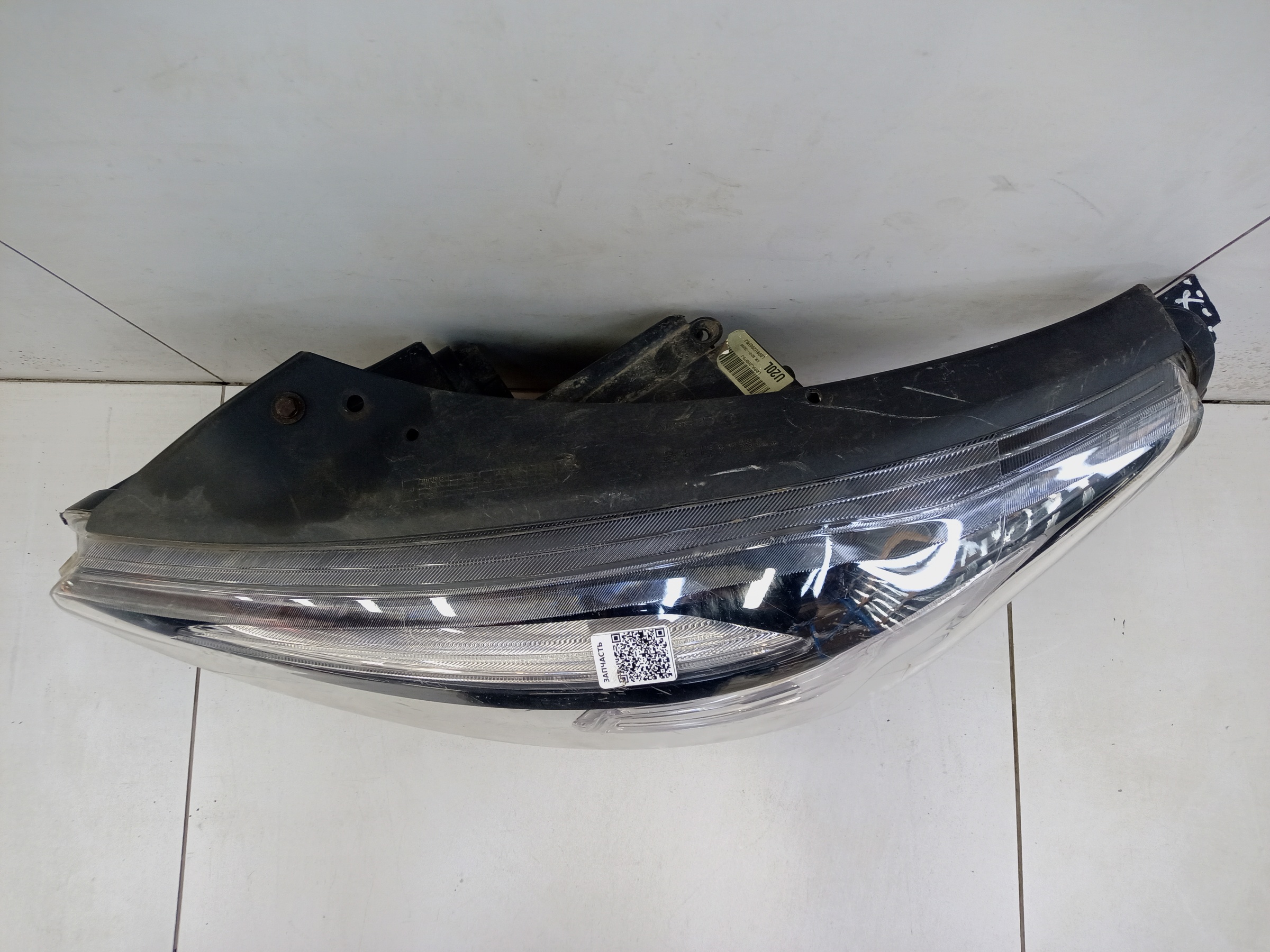 Фара передняя левая Kia Sorento 3 ксенон ДХО