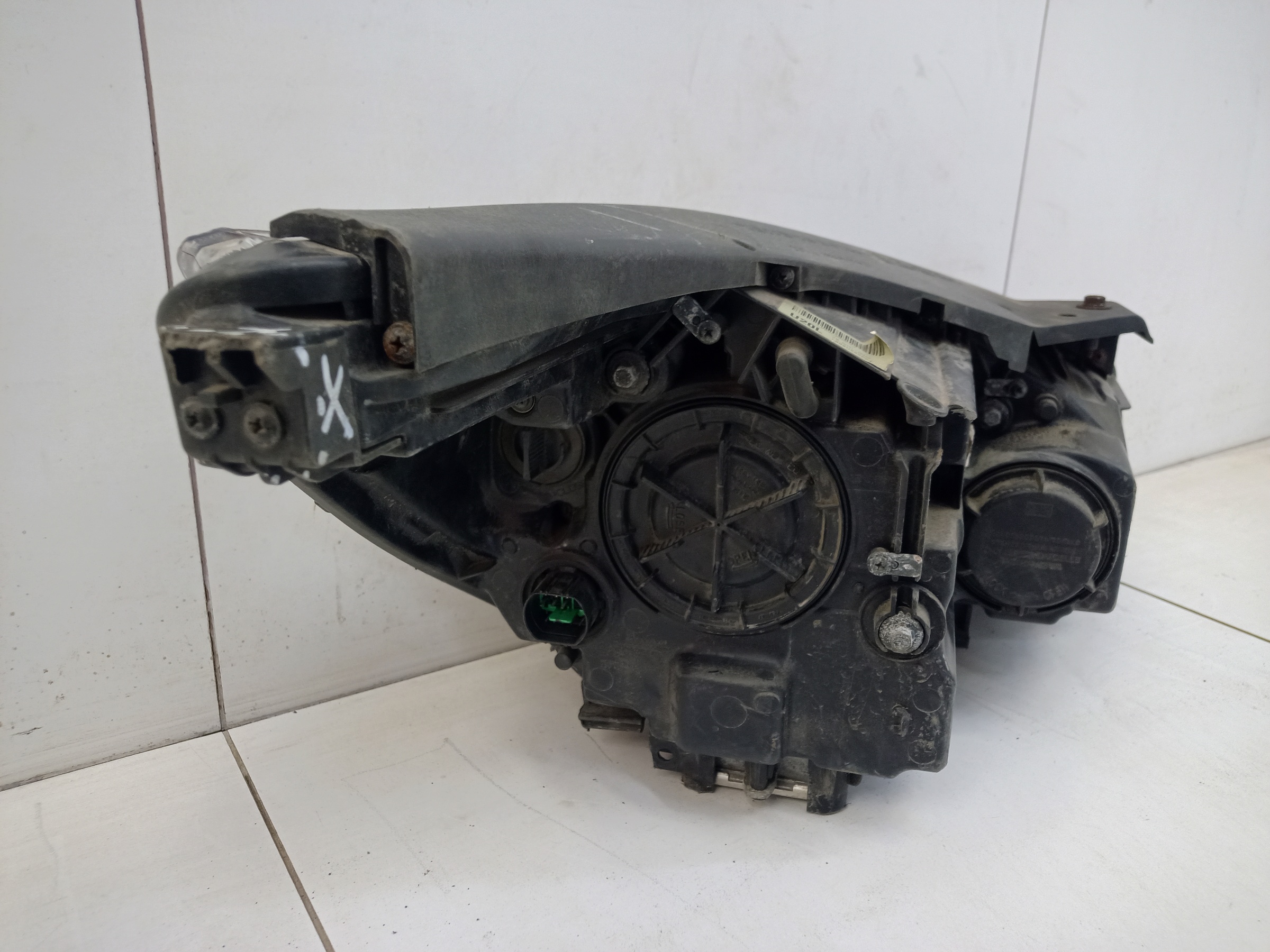 Фара передняя левая Kia Sorento 3 ксенон ДХО