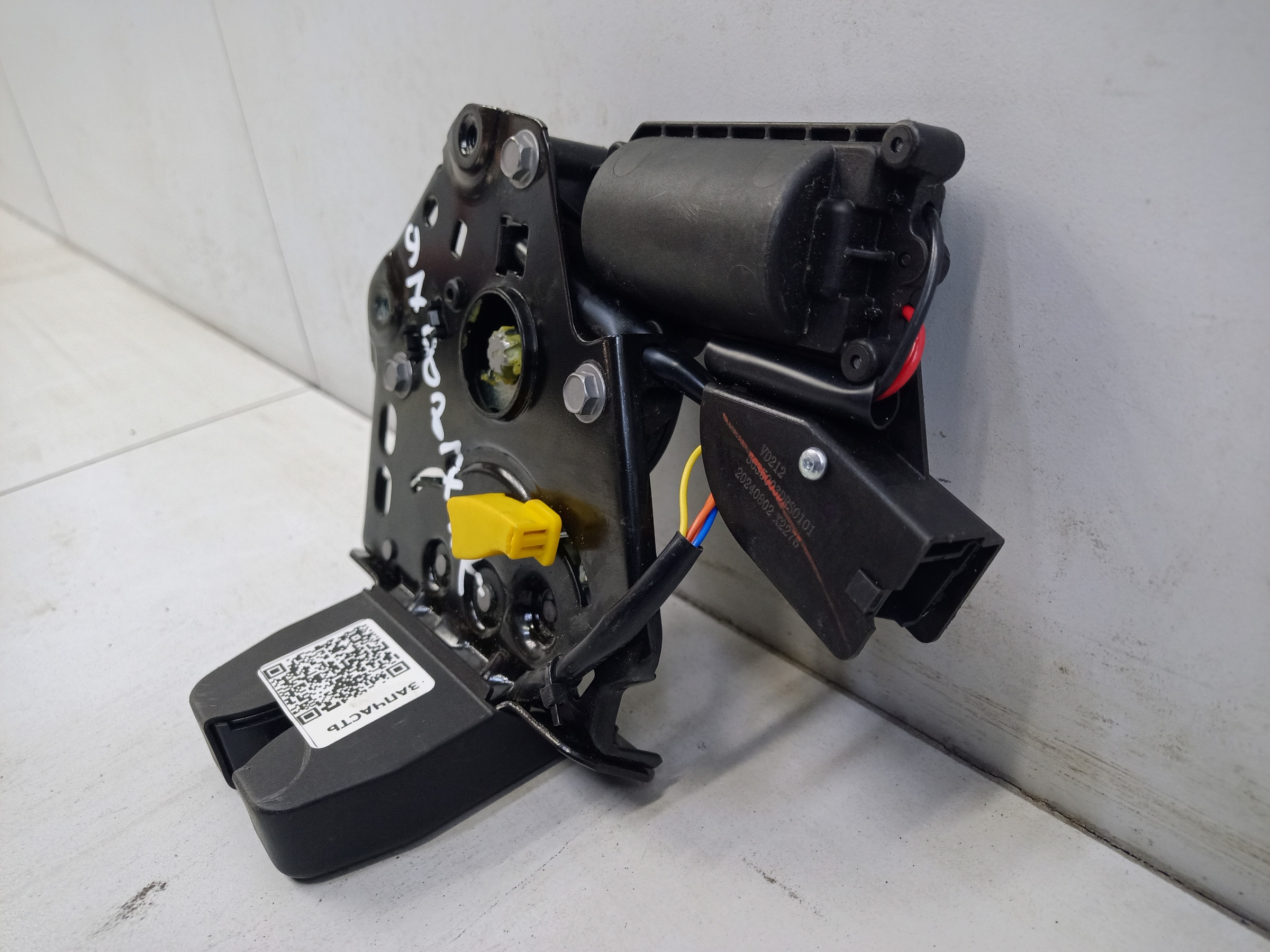 Замок крышки багажника GAC GS8 2