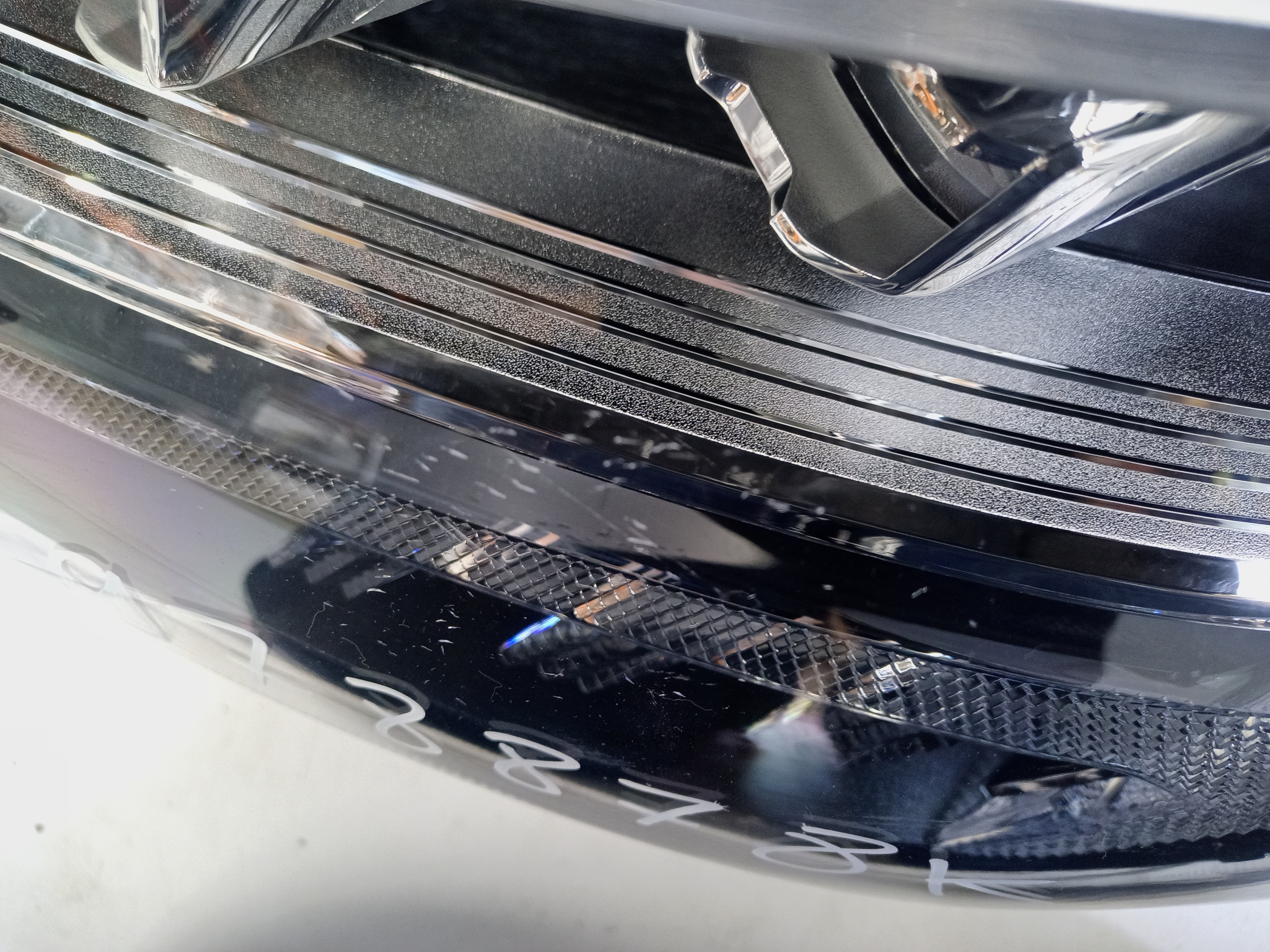 Фара передняя левая Haval Jolion LED