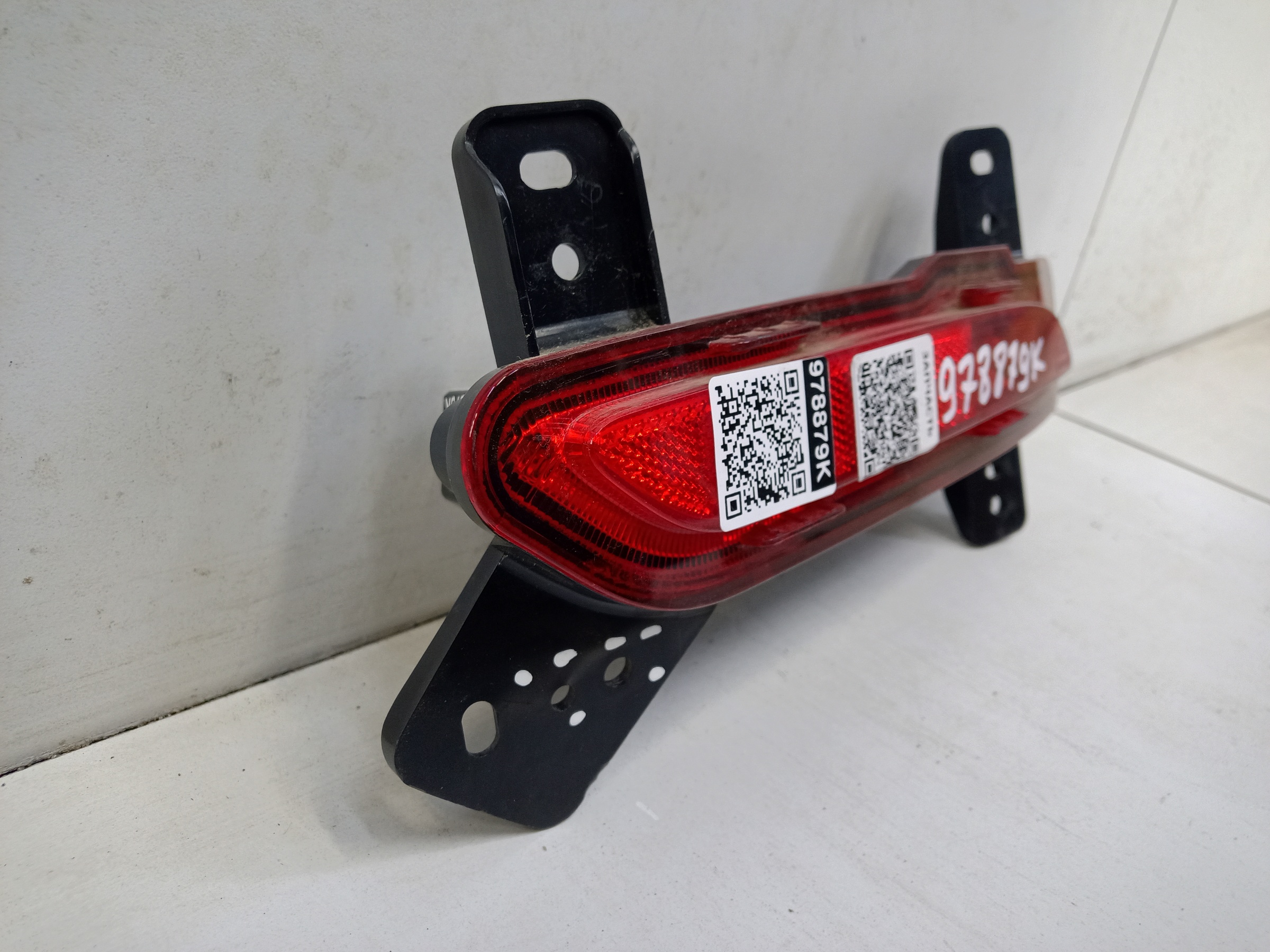 Фара ПТФ задняя правая Aito M5