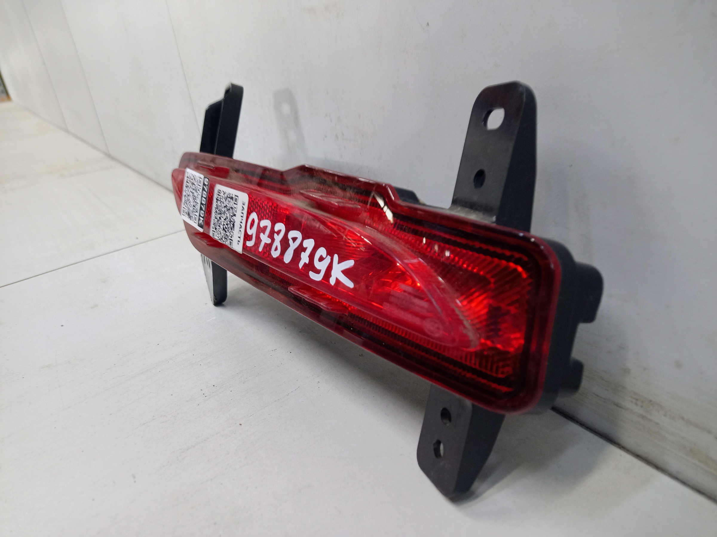 Фара ПТФ задняя правая Aito M5