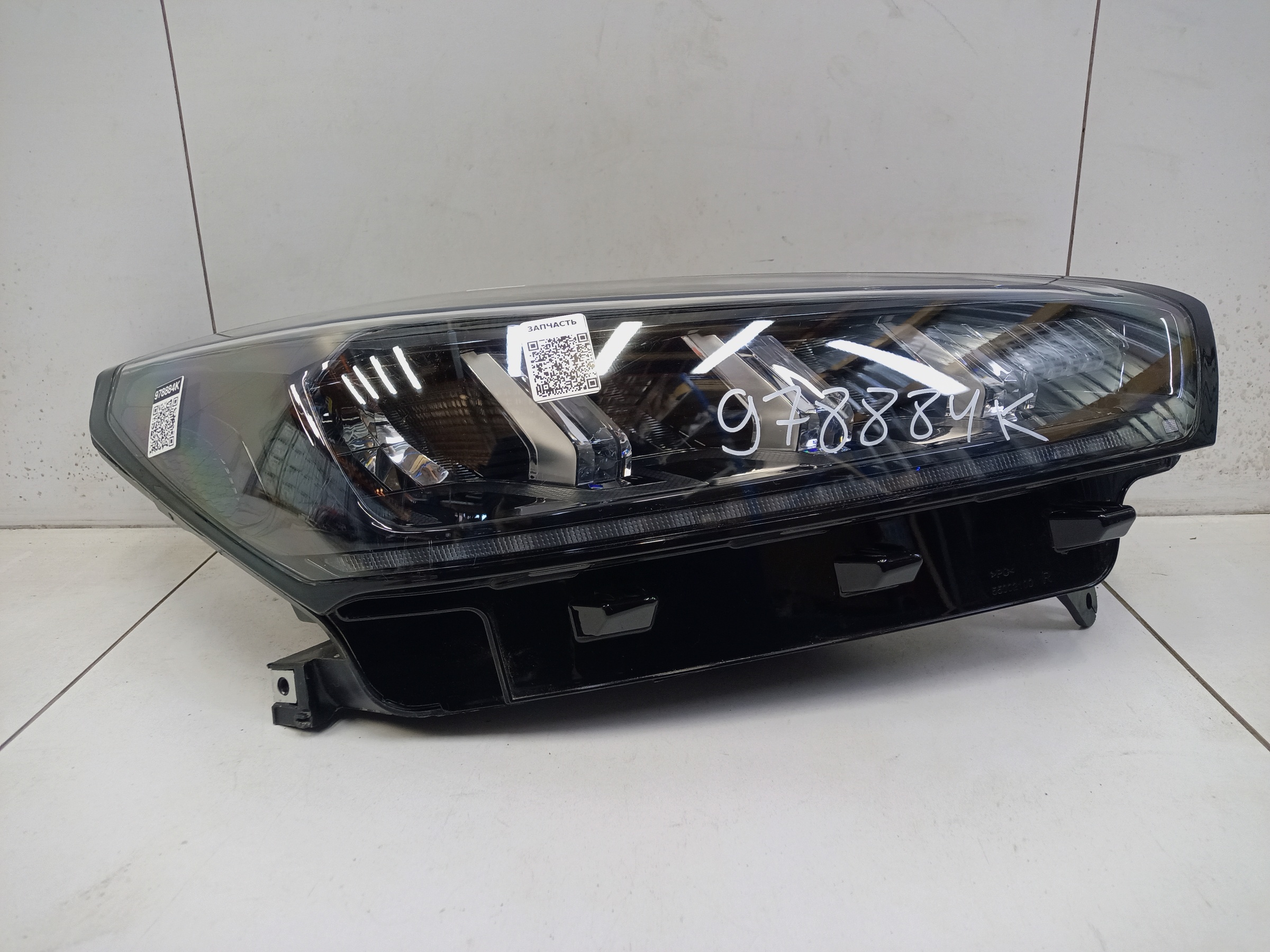 Фара передняя правая Chery Tiggo 8 LED