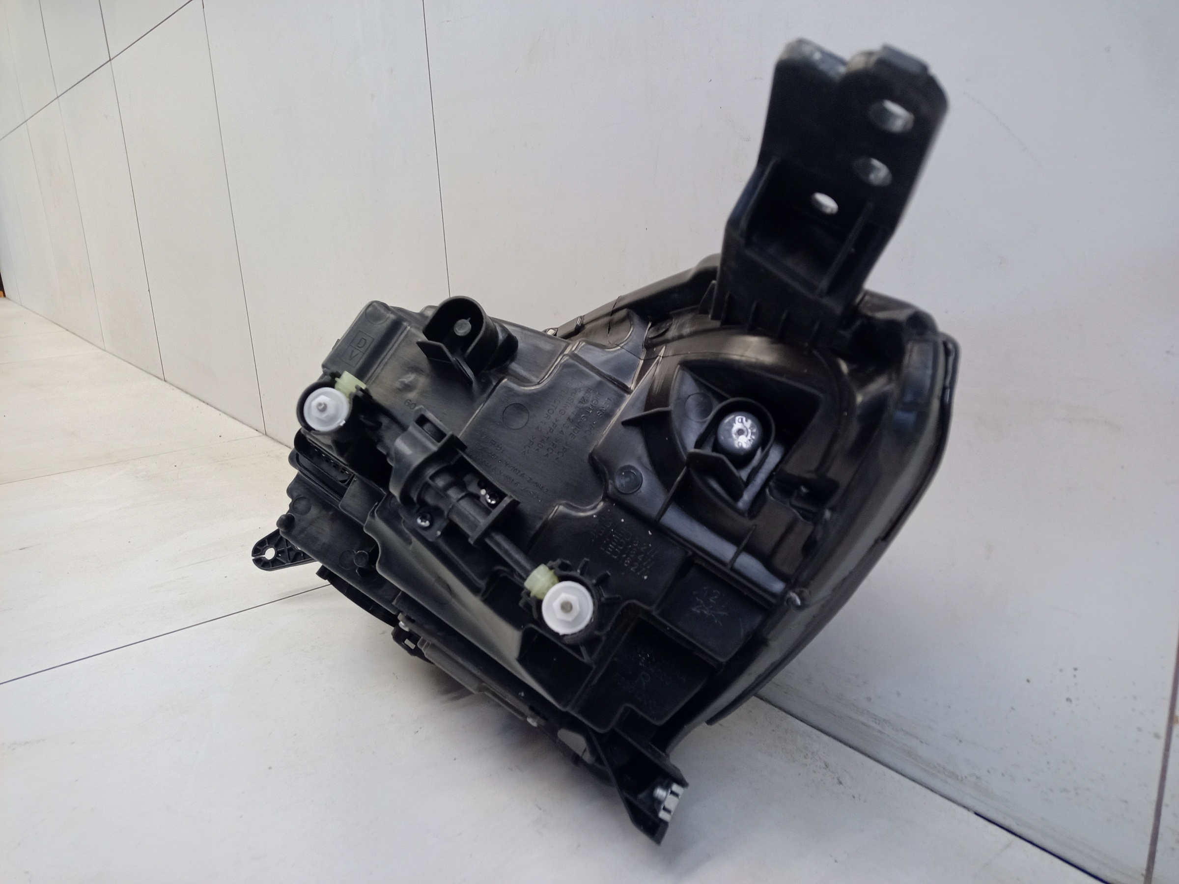 Фара передняя правая Chery Tiggo 8 LED