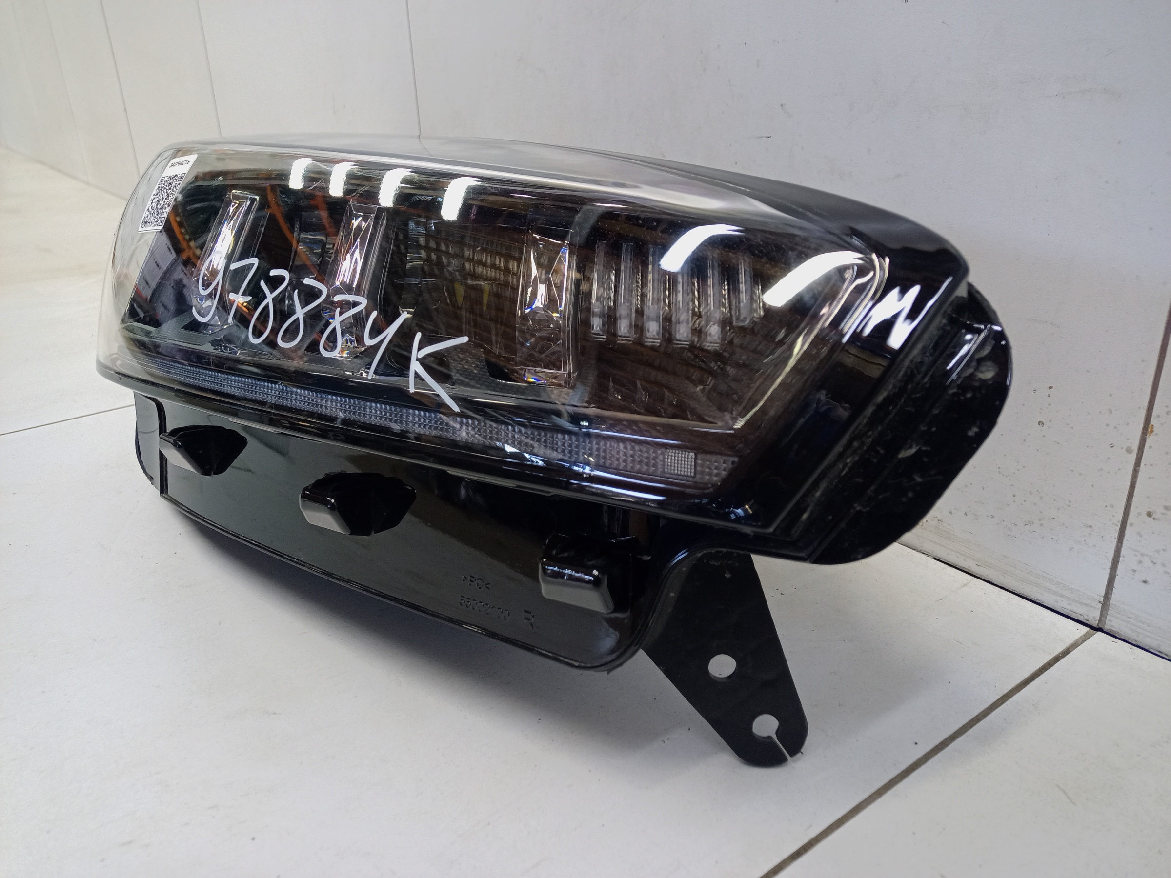 Фара передняя правая Chery Tiggo 8 LED