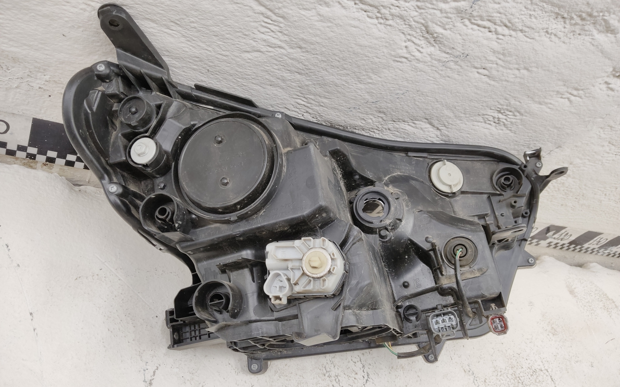 Фара передняя левая Toyota RAV4 CA40 Restail LED