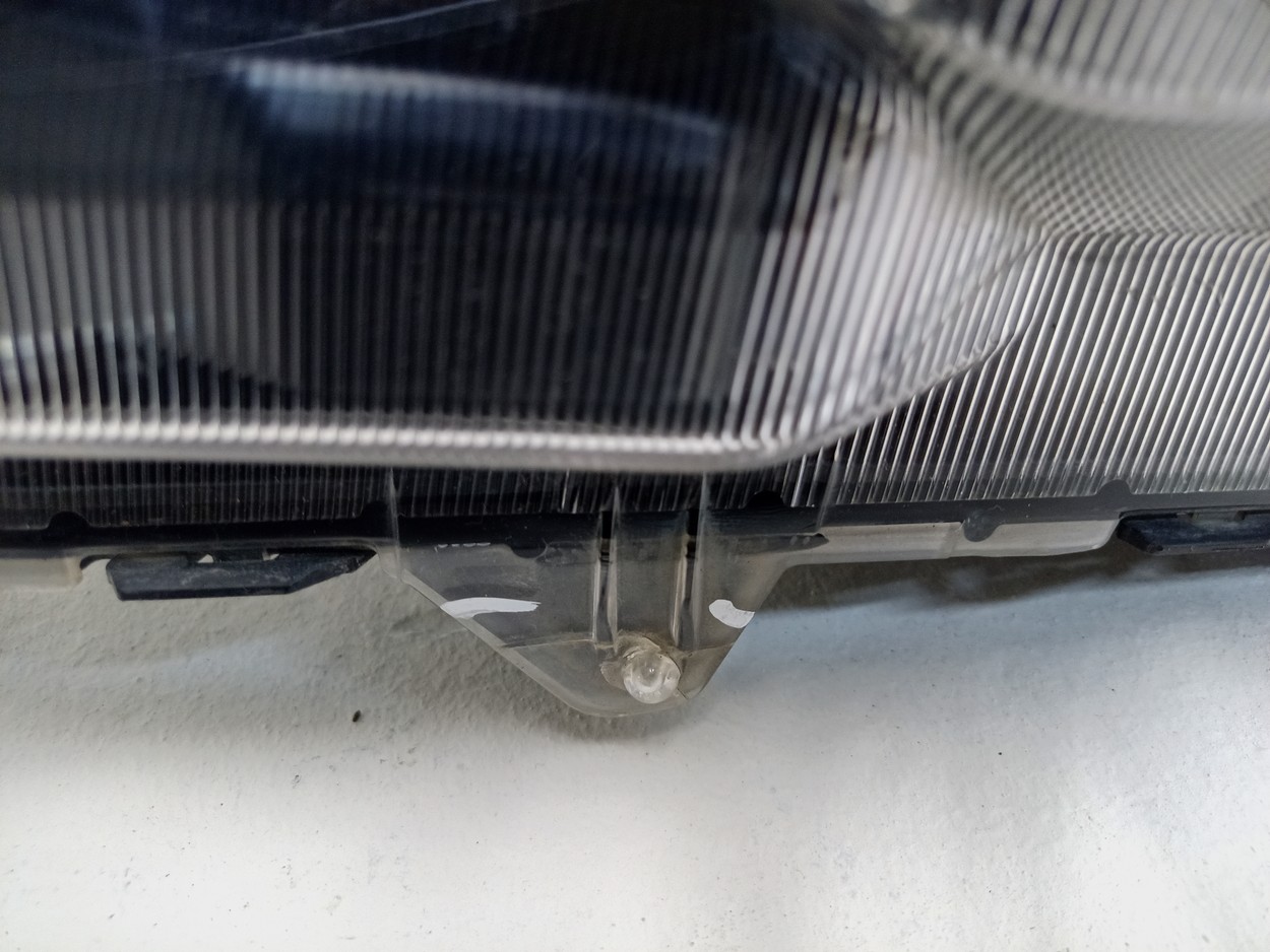 Фара передняя левая Toyota RAV4 CA40 Restail LED