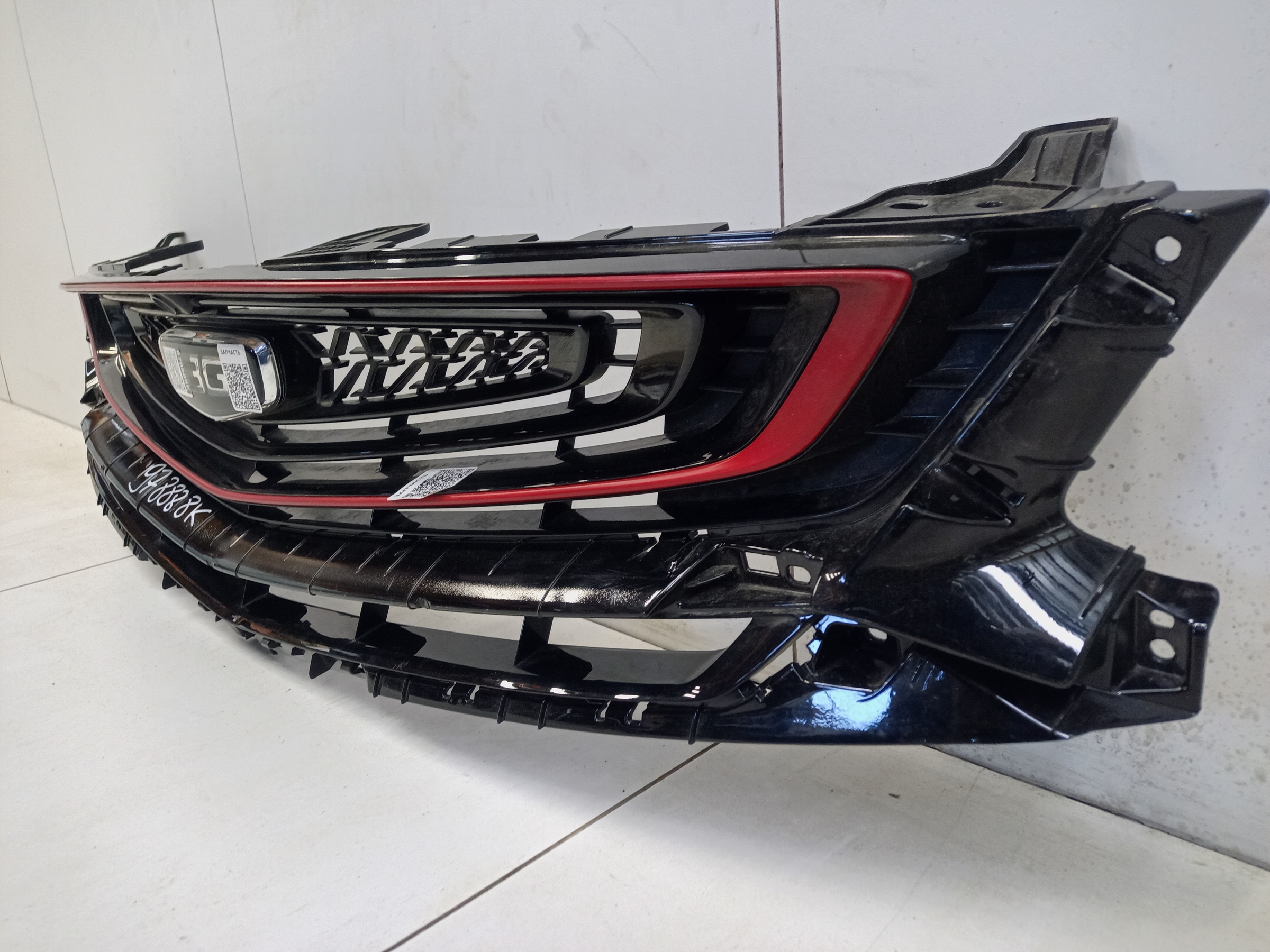 Решетка радиатора Geely Coolray под камеру