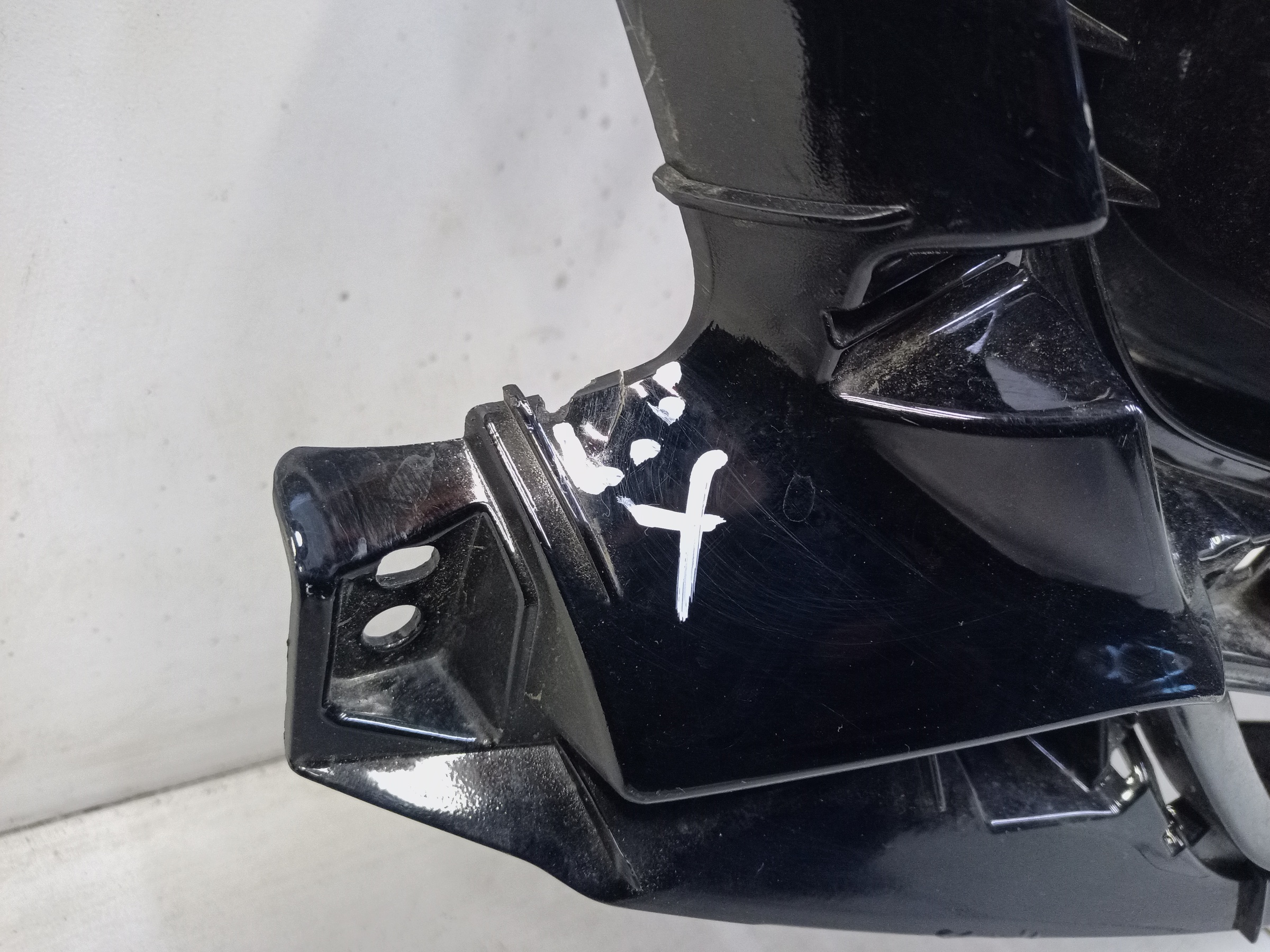 Решетка радиатора Geely Coolray под камеру