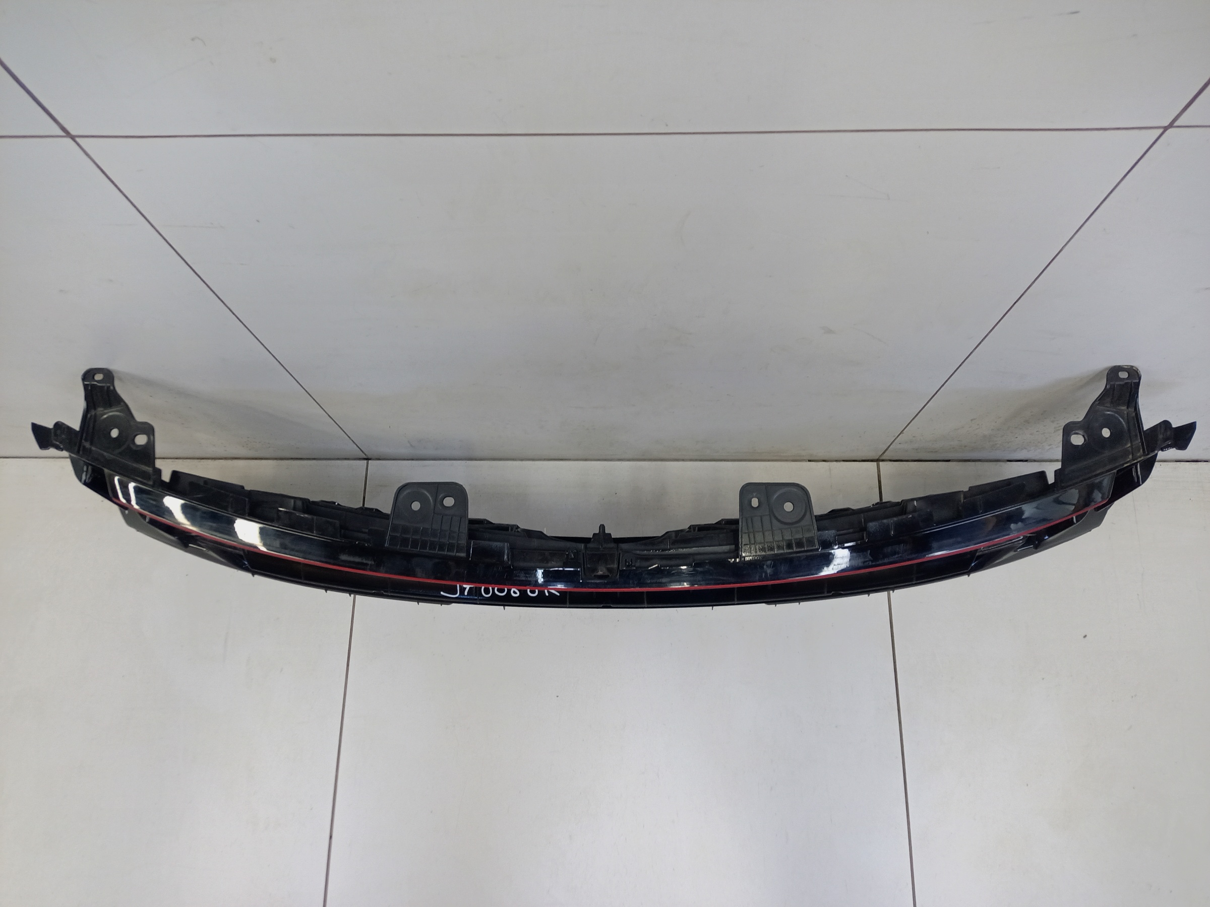 Решетка радиатора Geely Coolray под камеру