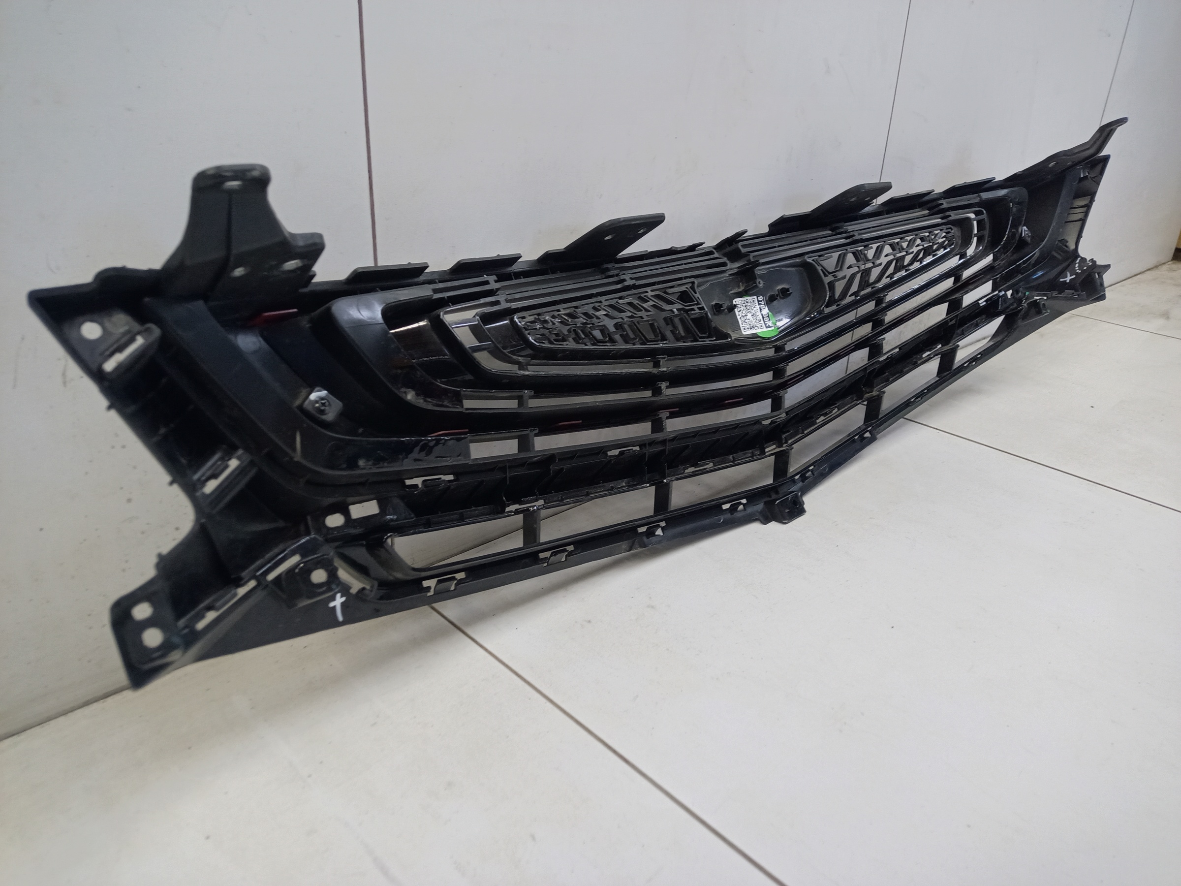 Решетка радиатора Geely Coolray под камеру