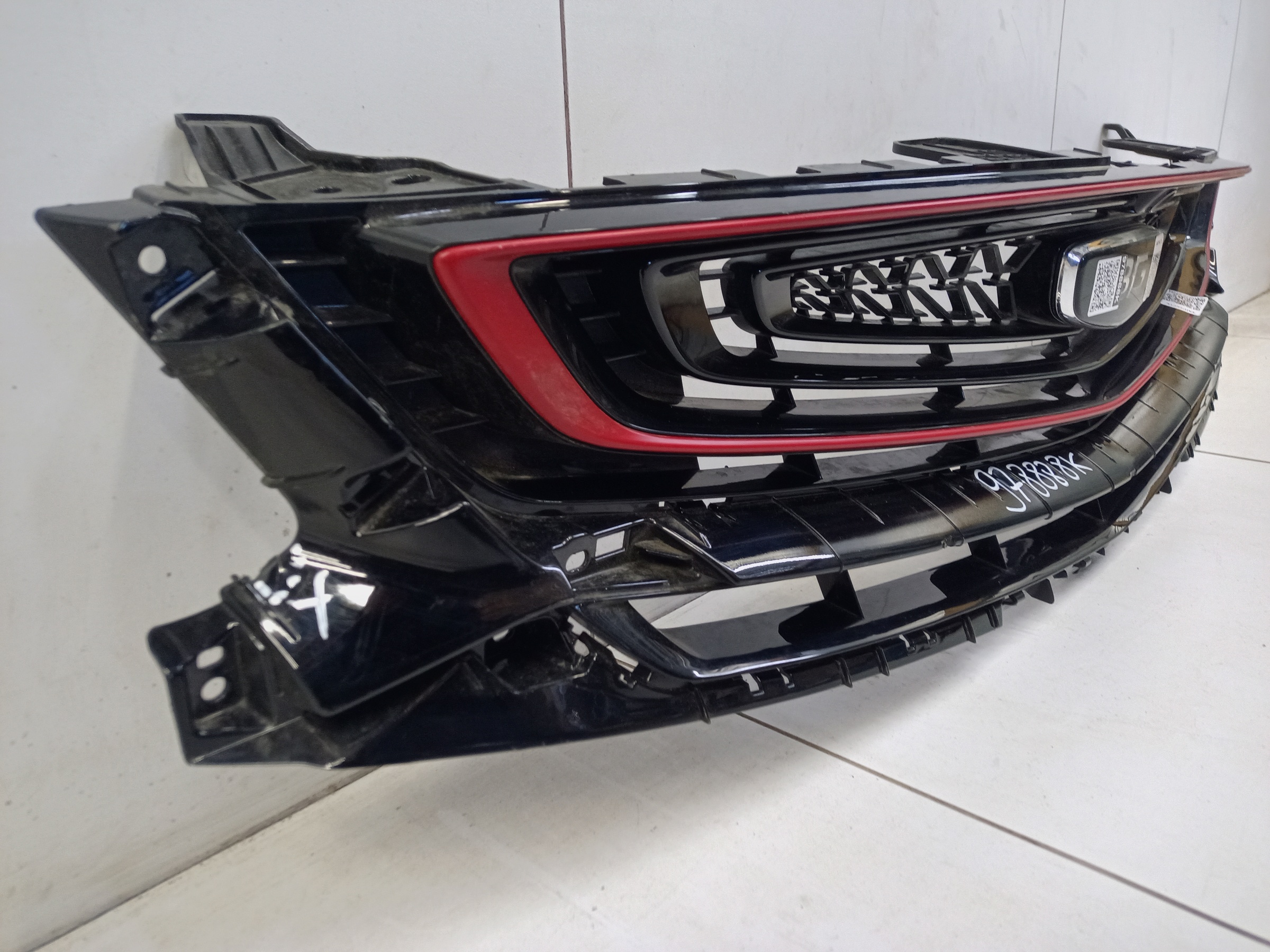 Решетка радиатора Geely Coolray под камеру