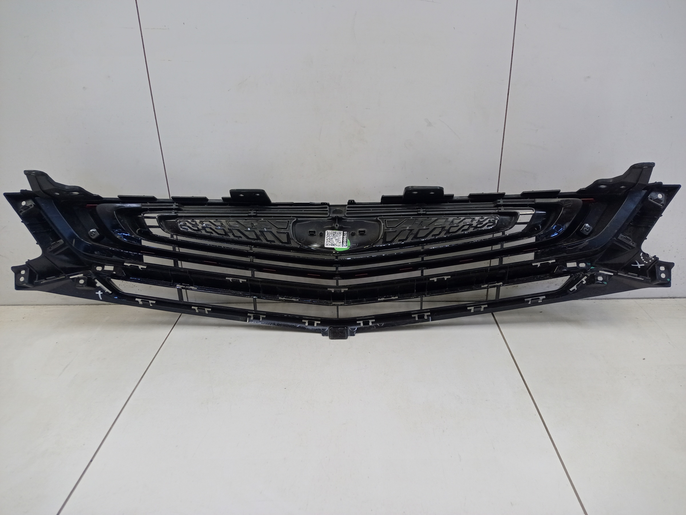 Решетка радиатора Geely Coolray под камеру