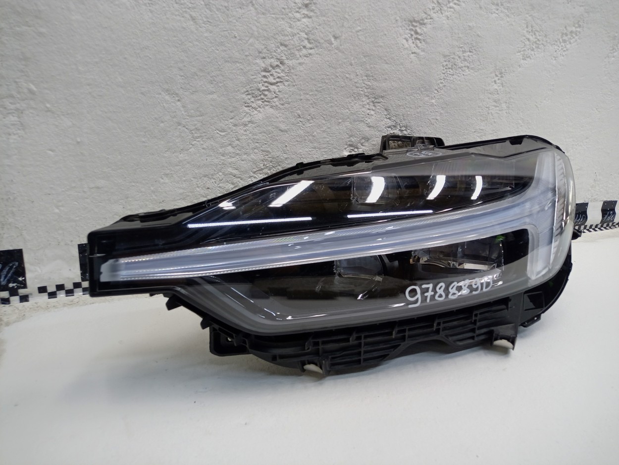Фара передняя левая Volvo XC60 2 LED