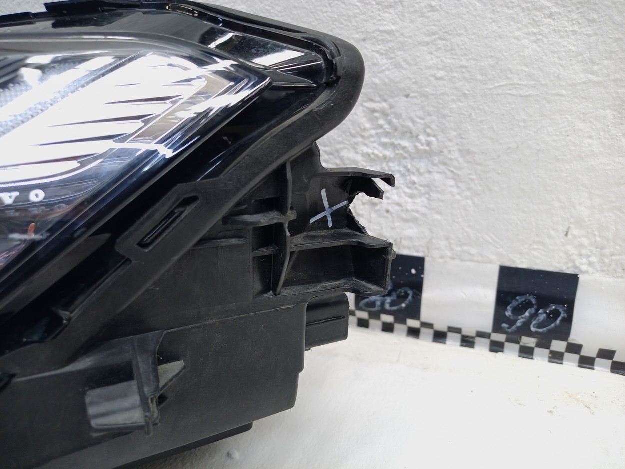 Фара передняя левая Volvo XC60 2 LED